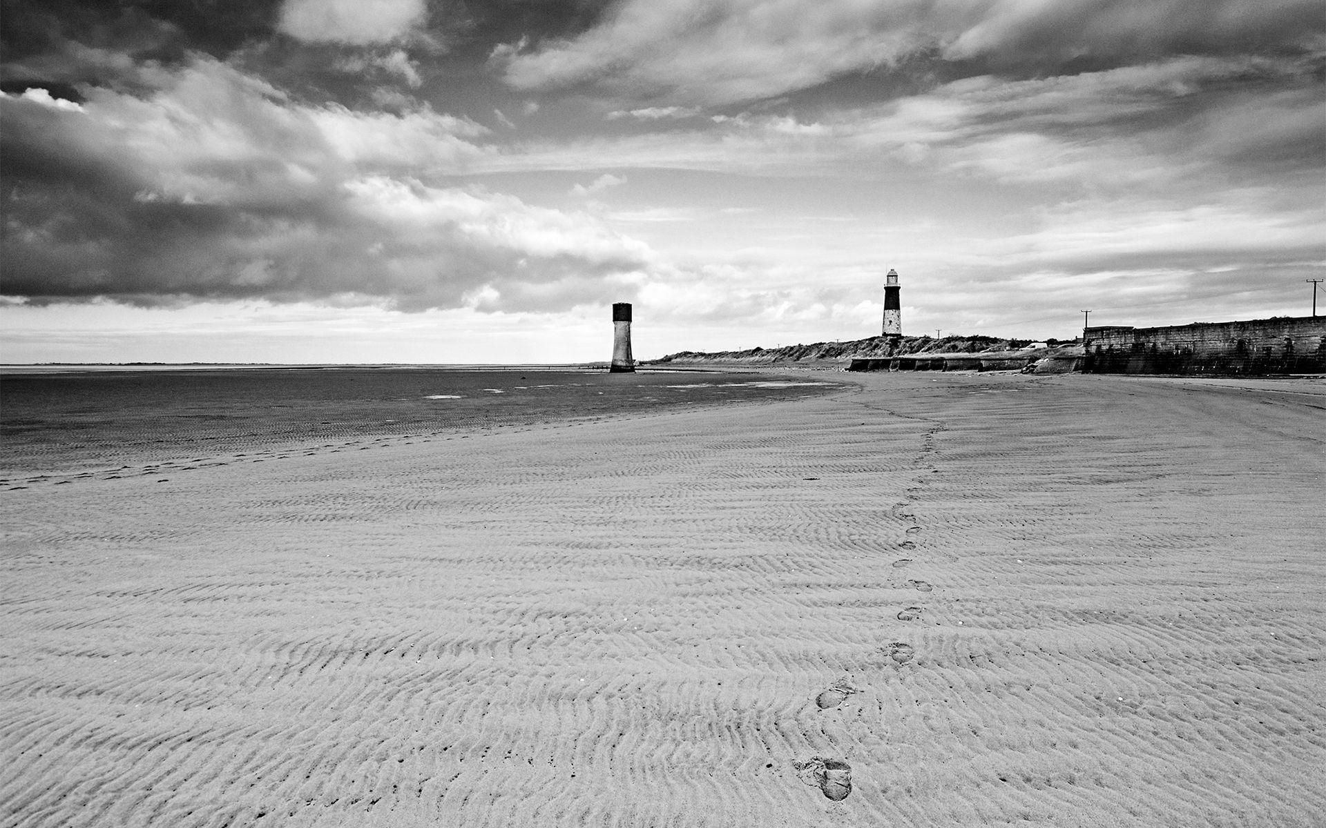 1920x1200 Footprints On The Beach Black And White