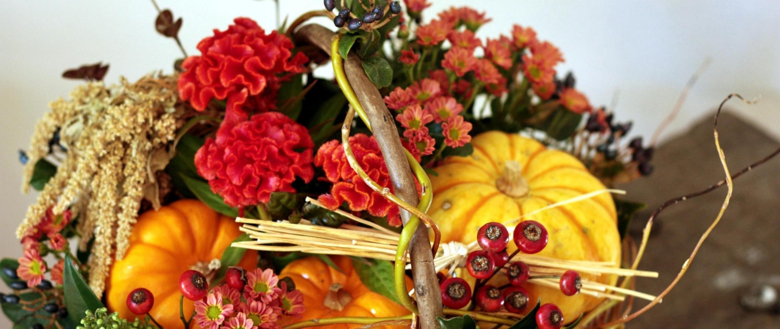 2560x1080 Pumpkins And Basket Wallpaper