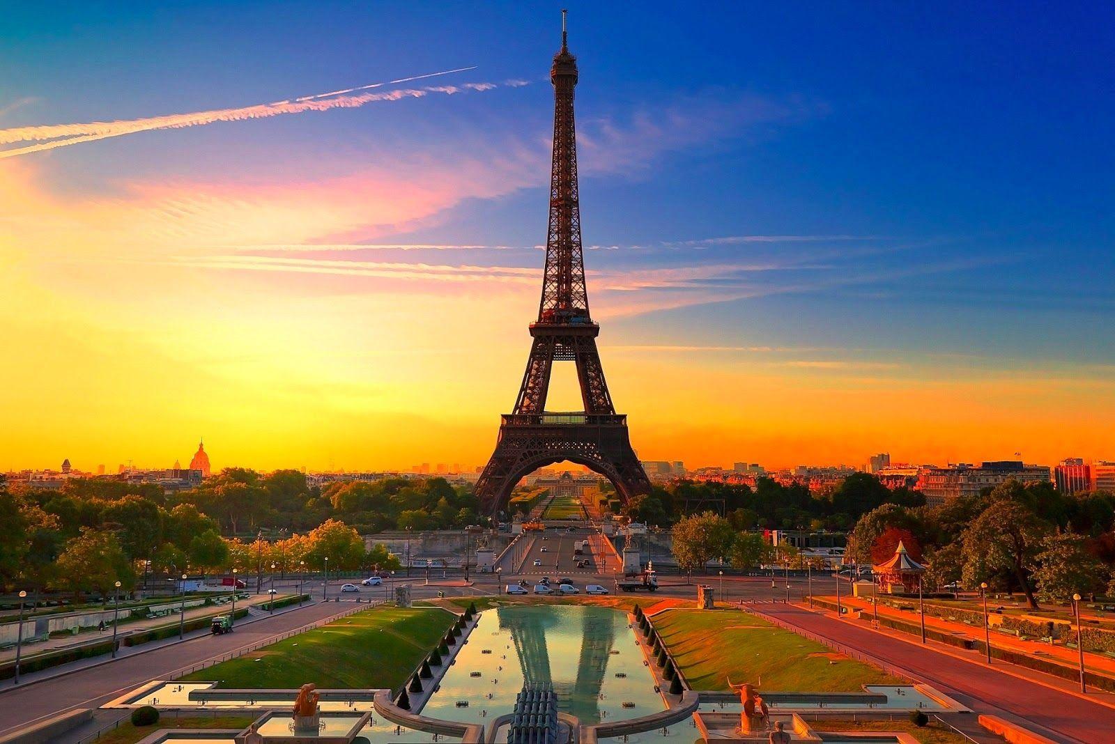 1600x1068 Tourist Destination Paris