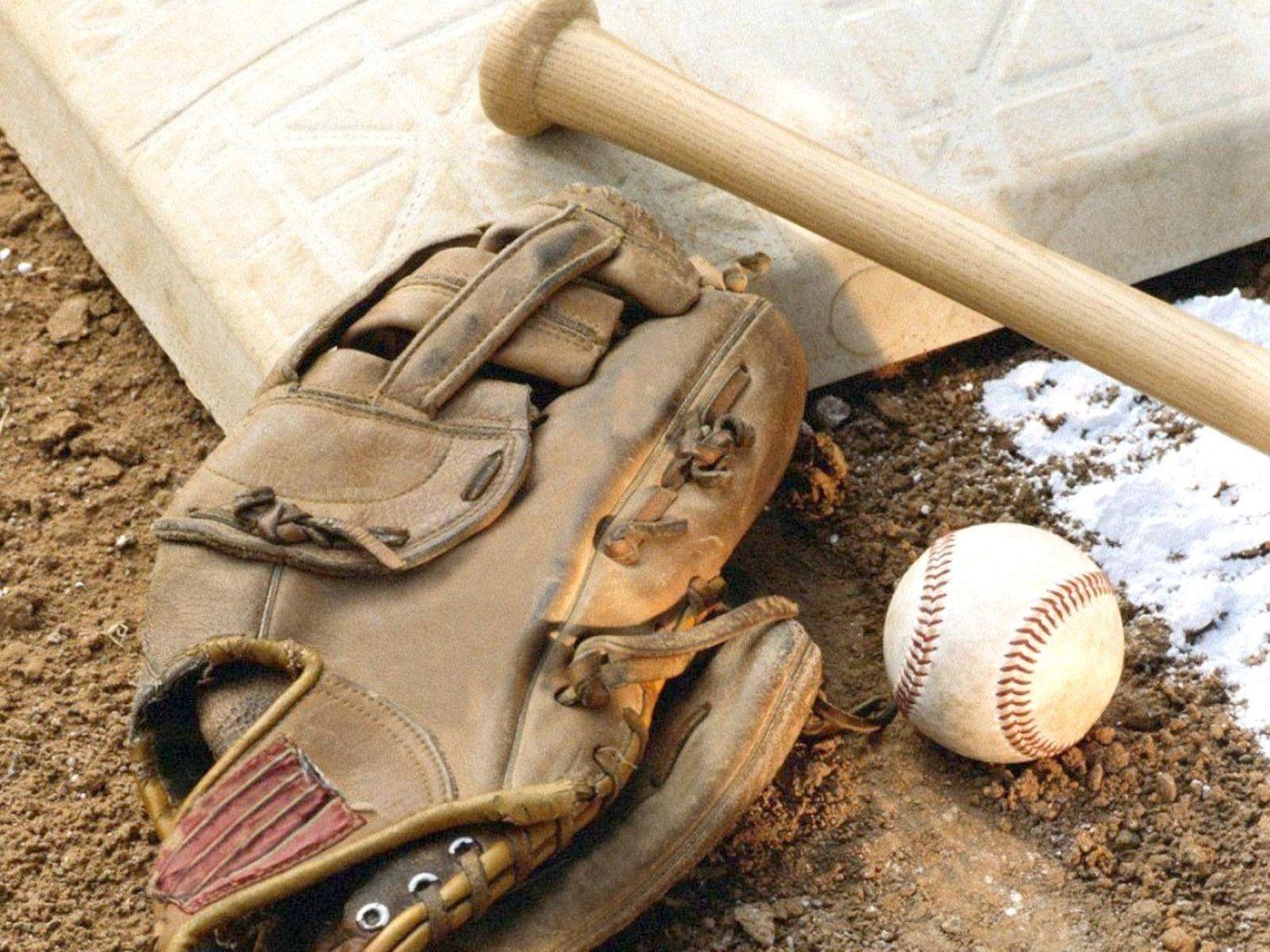 1600x1200 Baseball Glove Wallpaper