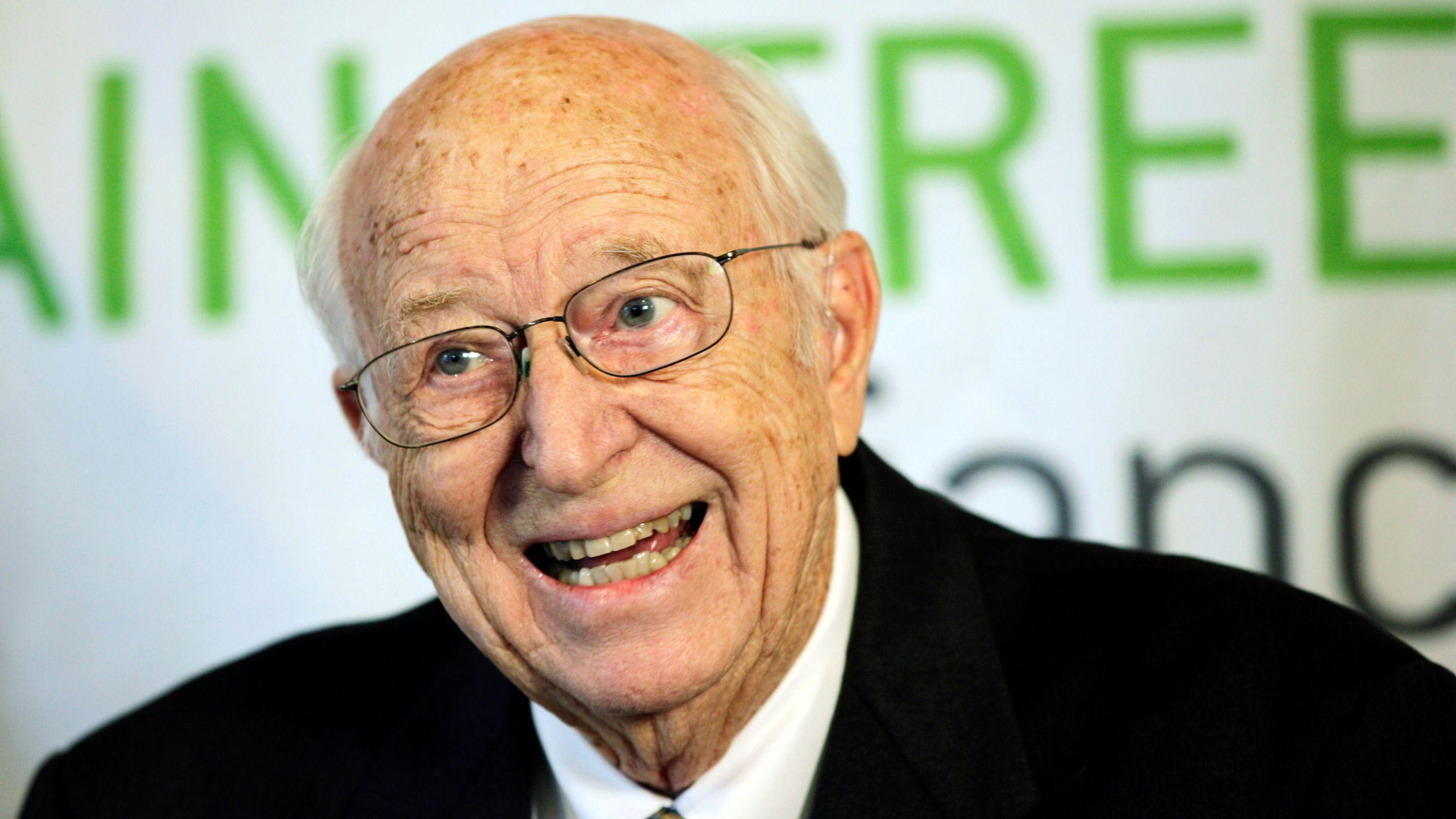 2560x1440 Bill Gates Sr., Father Of Microsoft Co Founder, Dies At 94