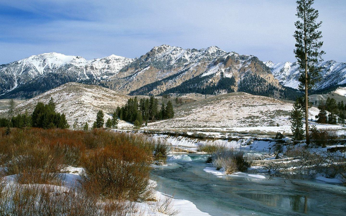 1440x900 Download wallpaper 1440x900 mountains, bushes, spring, snow, water, idaho widescreen 16:10 HD background