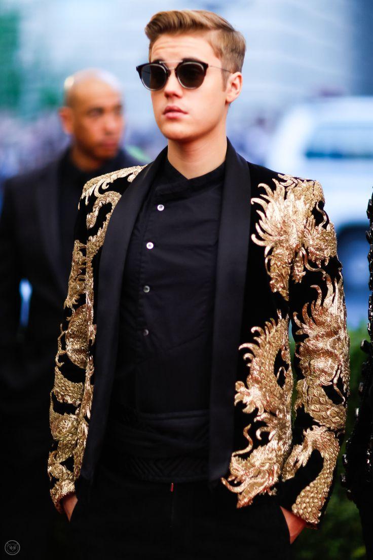 736x1104 Justin Bieber Metgala Look .