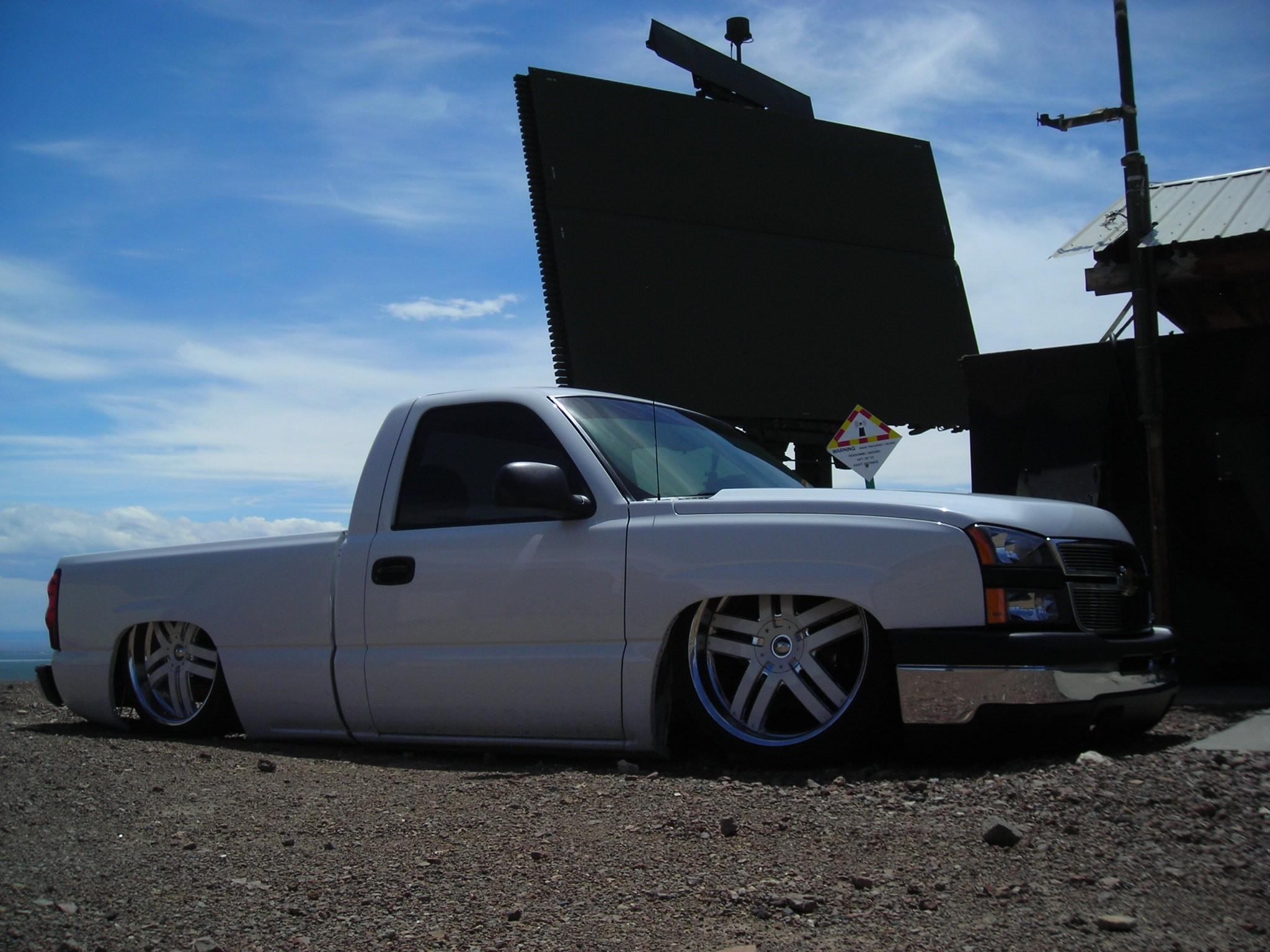 2048x1536 Dropped Trucks Wallpaper