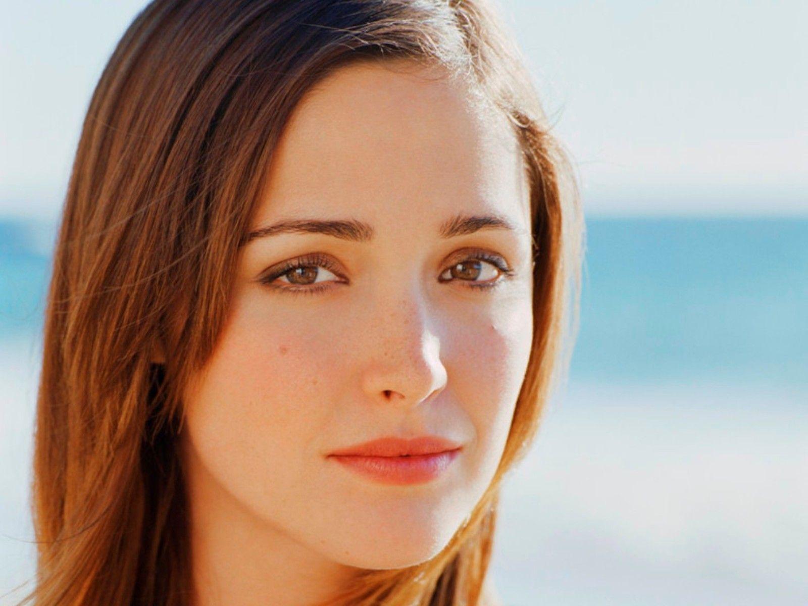 1600x1200 Rose Byrne Face Wallpaper Picture 52591 1600x1200px