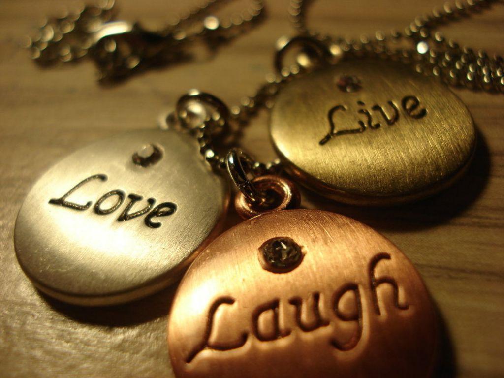 1024x768 Live Laugh Love Wallpaper