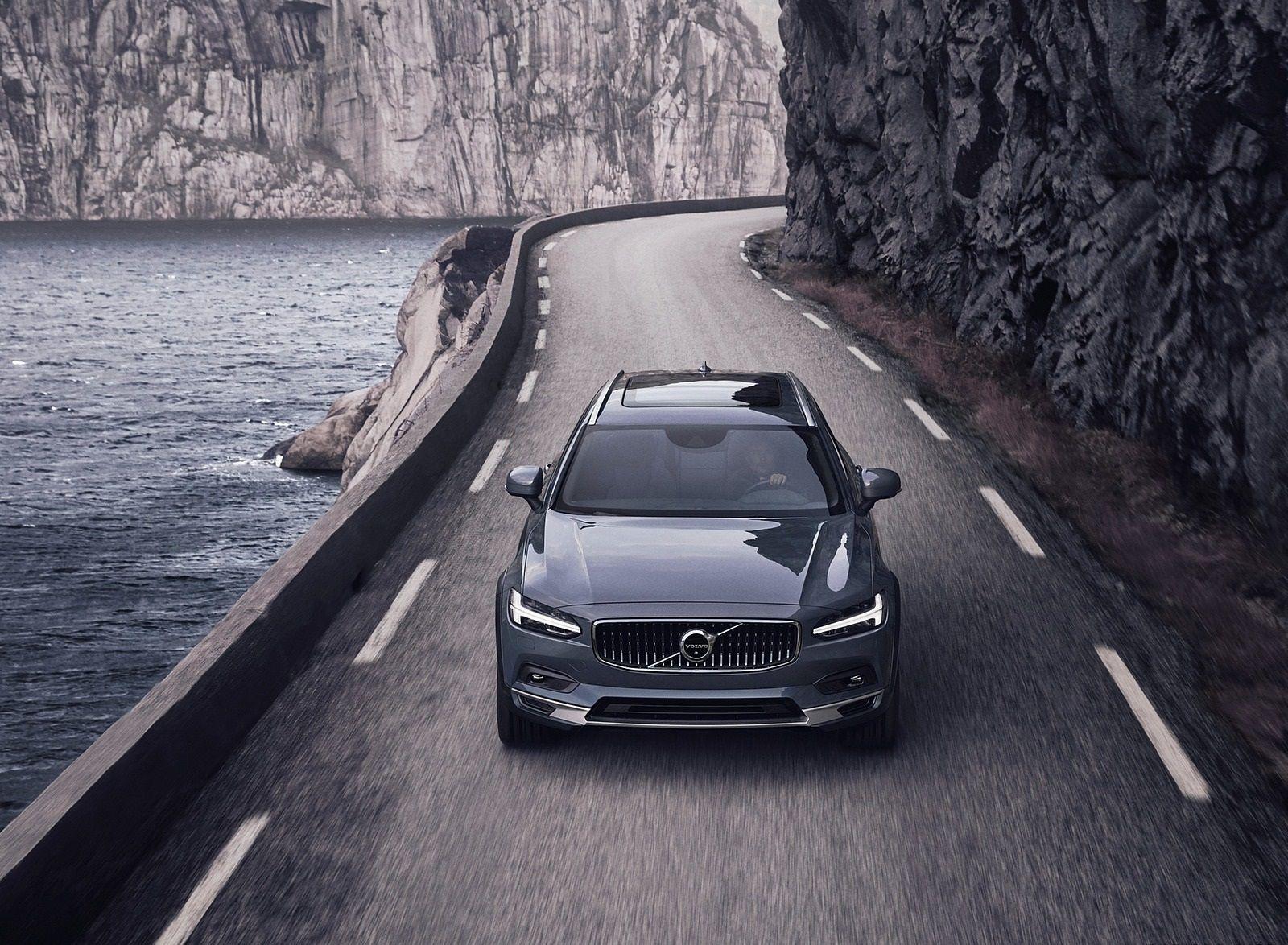1600x1174 Volvo V90 Cross Country Wallpaper (HD Image)