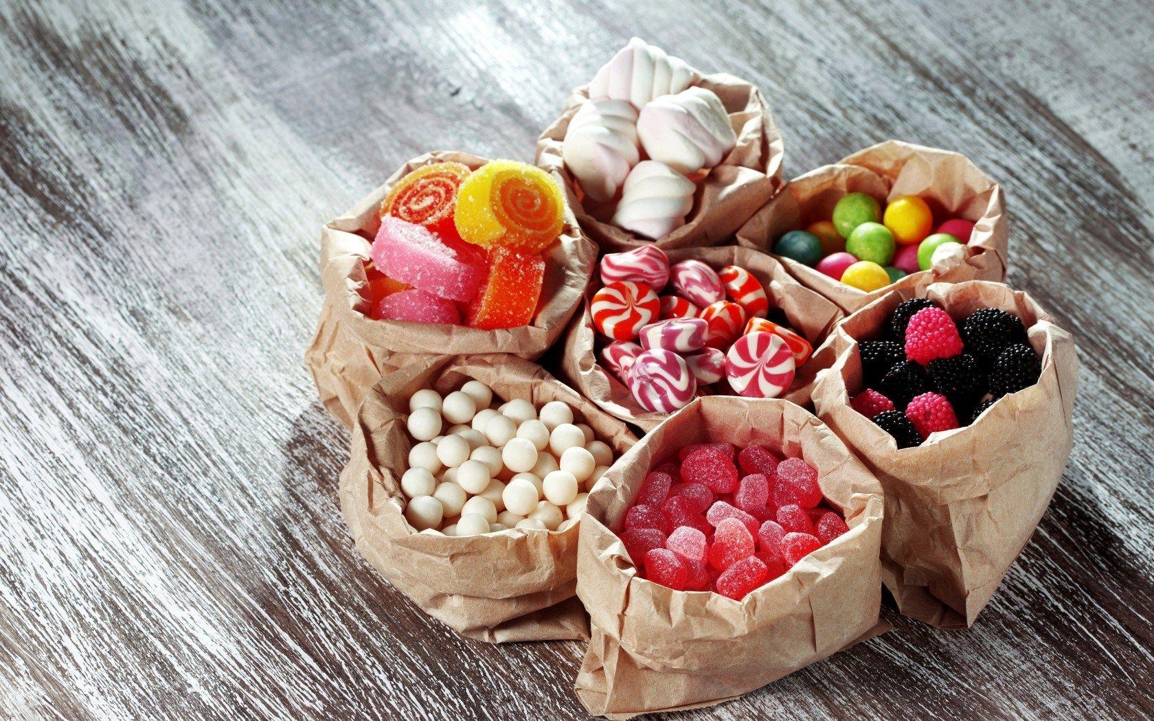 1680x1050 Candy Wallpaper