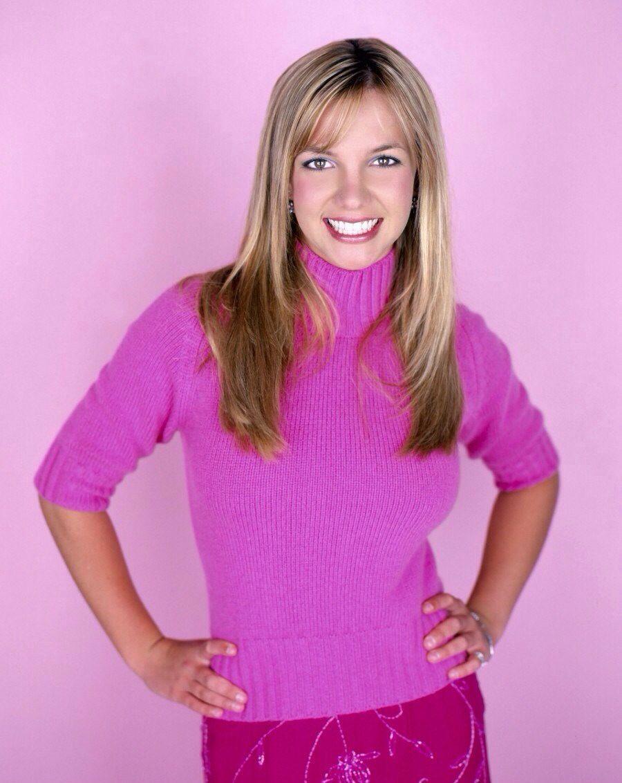 900x1132 Precious and pretty in pink. 1999. Britney!