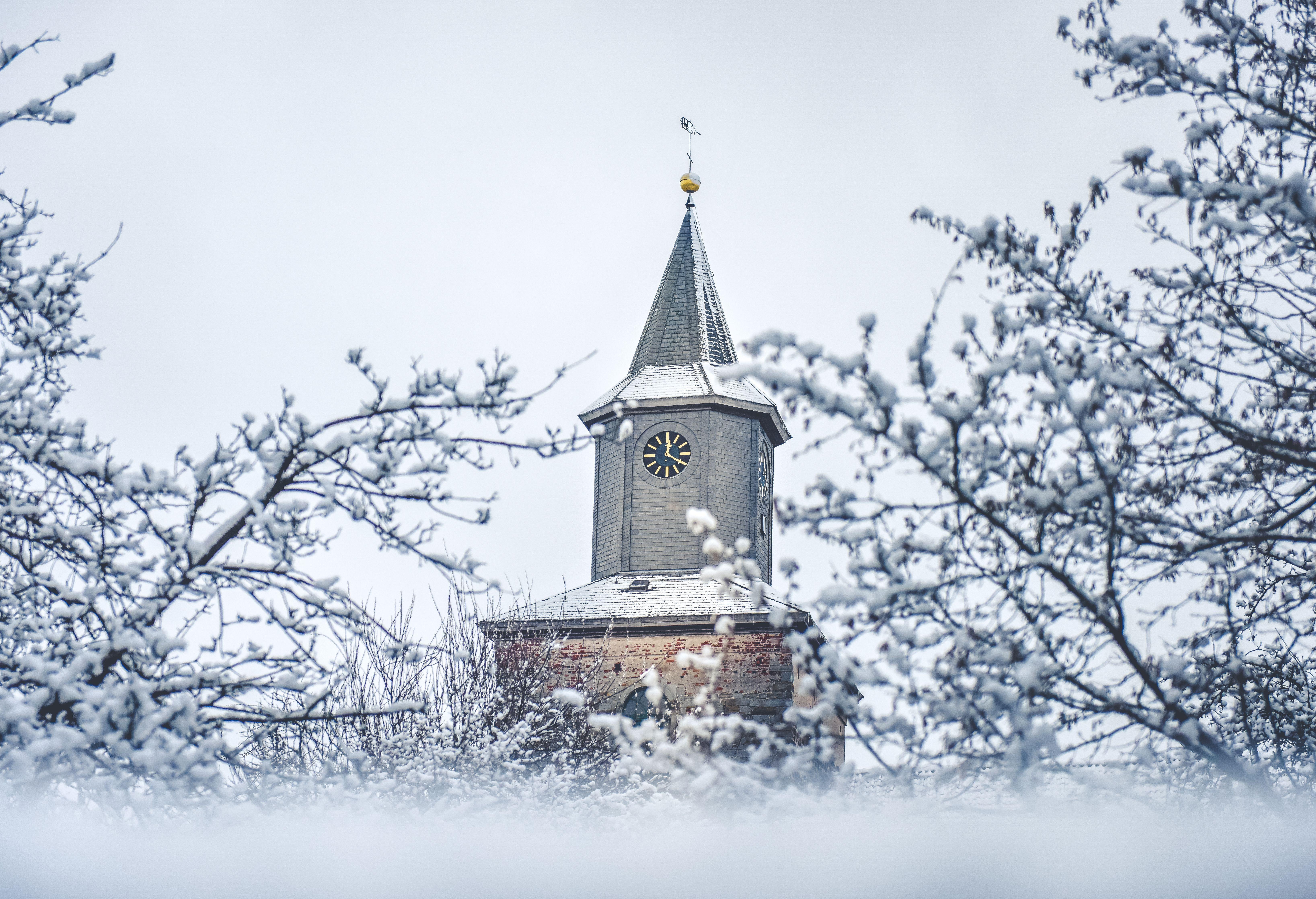 6545x4471 Free of church, snow, winter