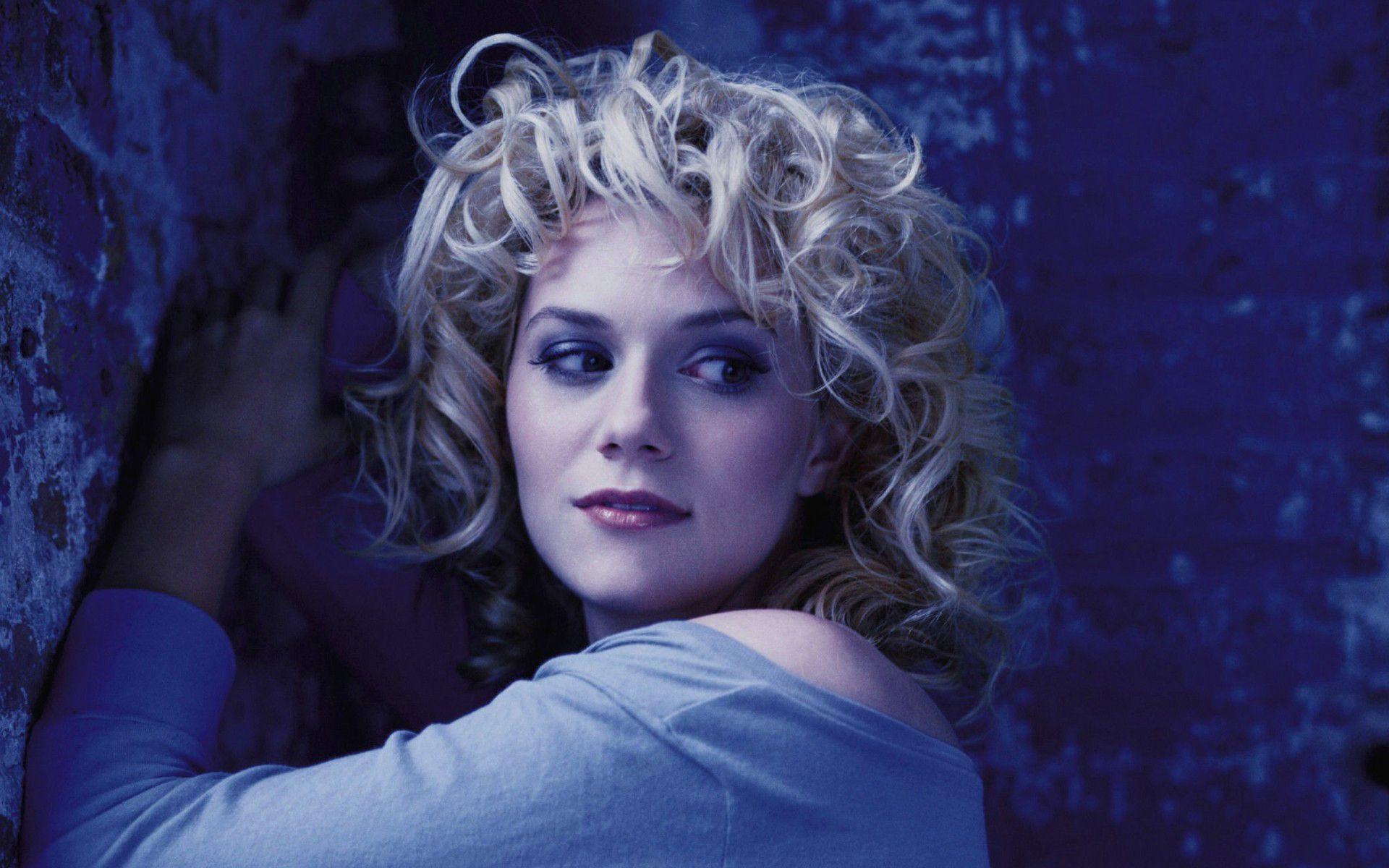 1920x1200 Hilarie Burton HD Desktop Wallpaper. Hilarie burton, Peyton sawyer, Burton