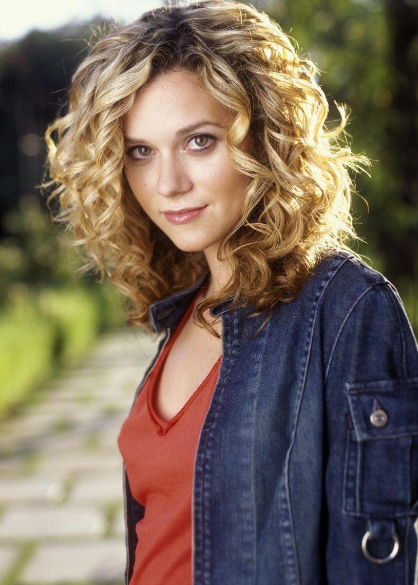 858x1200 Hilarie Burton wallpaper
