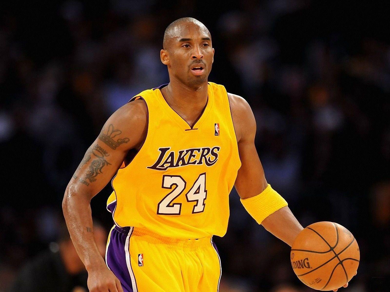 1600x1200 Basketball Players Wallpaper