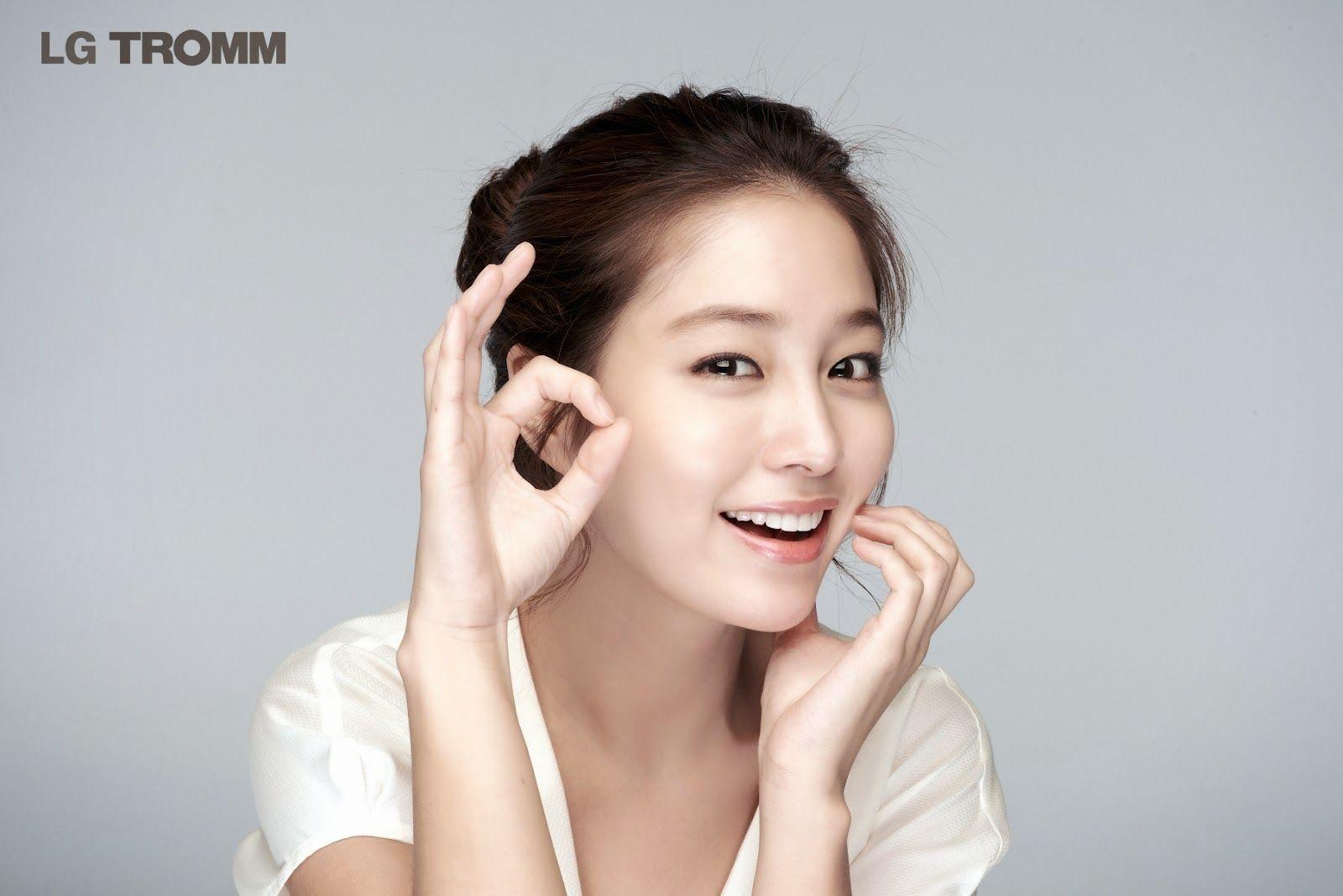 1600x1067 Korean Artist Wallpaper HD