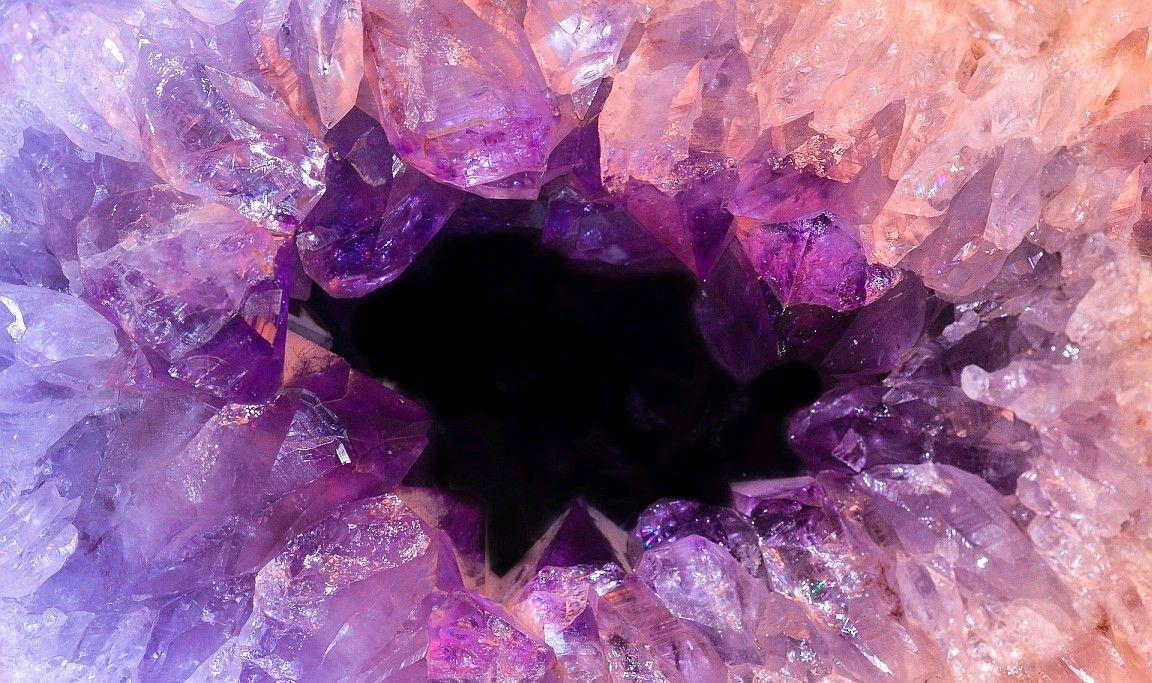 1152x683 Amethyst Crystal HD Wallpaper