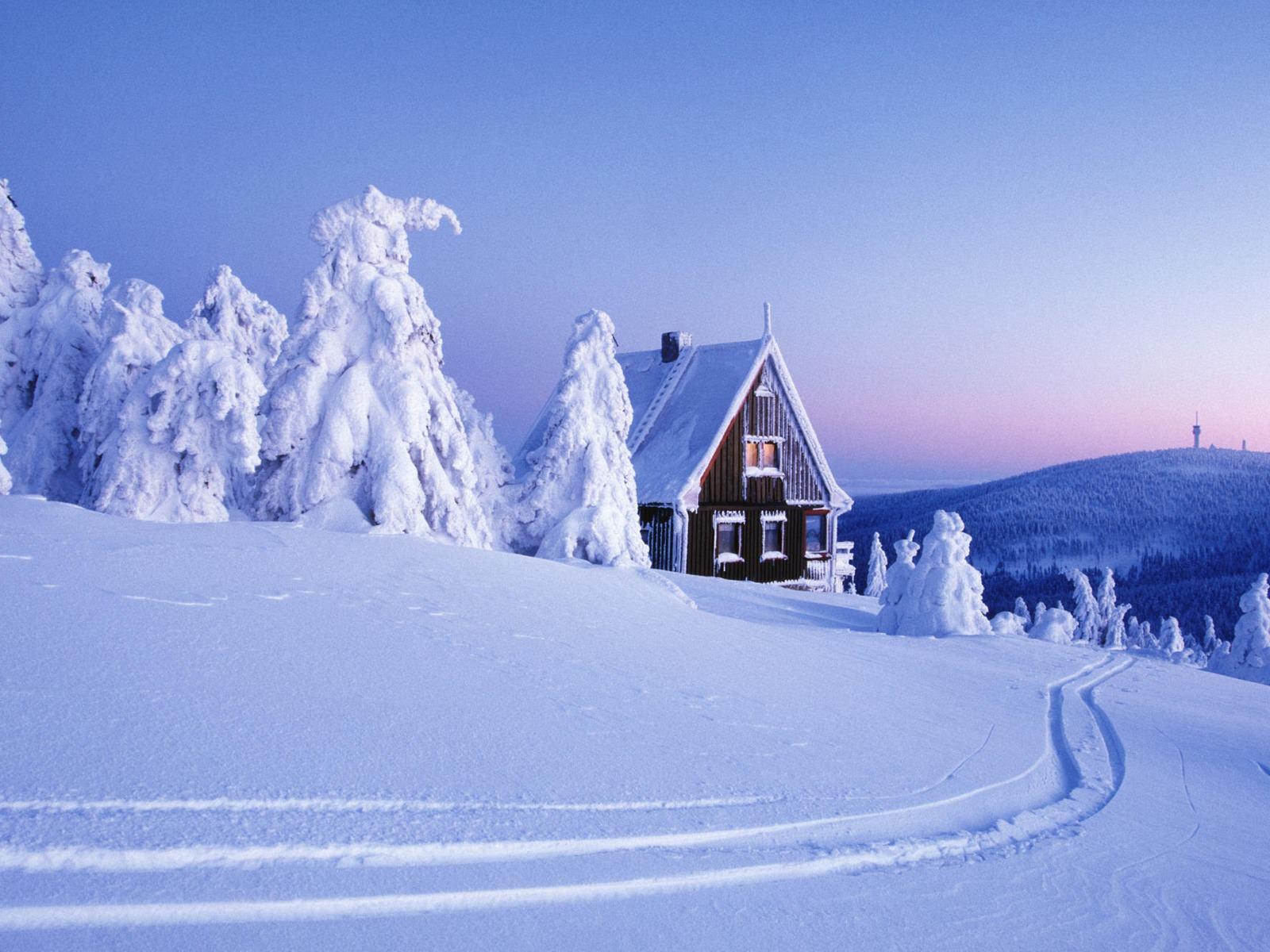 1600x1200 Winter Cabin Wallpaper