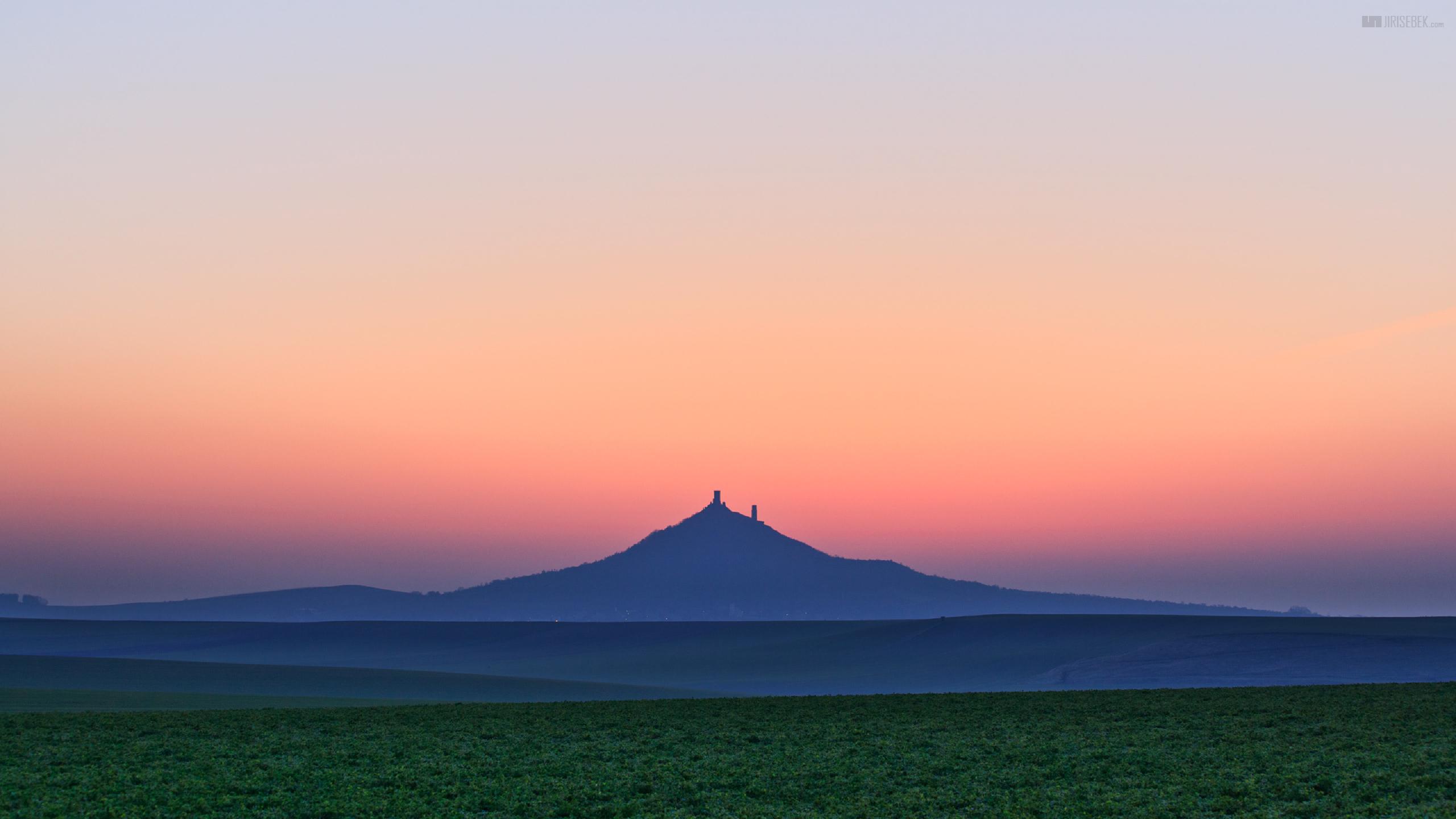 2560x1440 Hazmburk Czech Republic Castle Hill In Sunset 1440P Resolution Wallpaper, HD Nature 4K Wallpaper, Image, Photo and Background