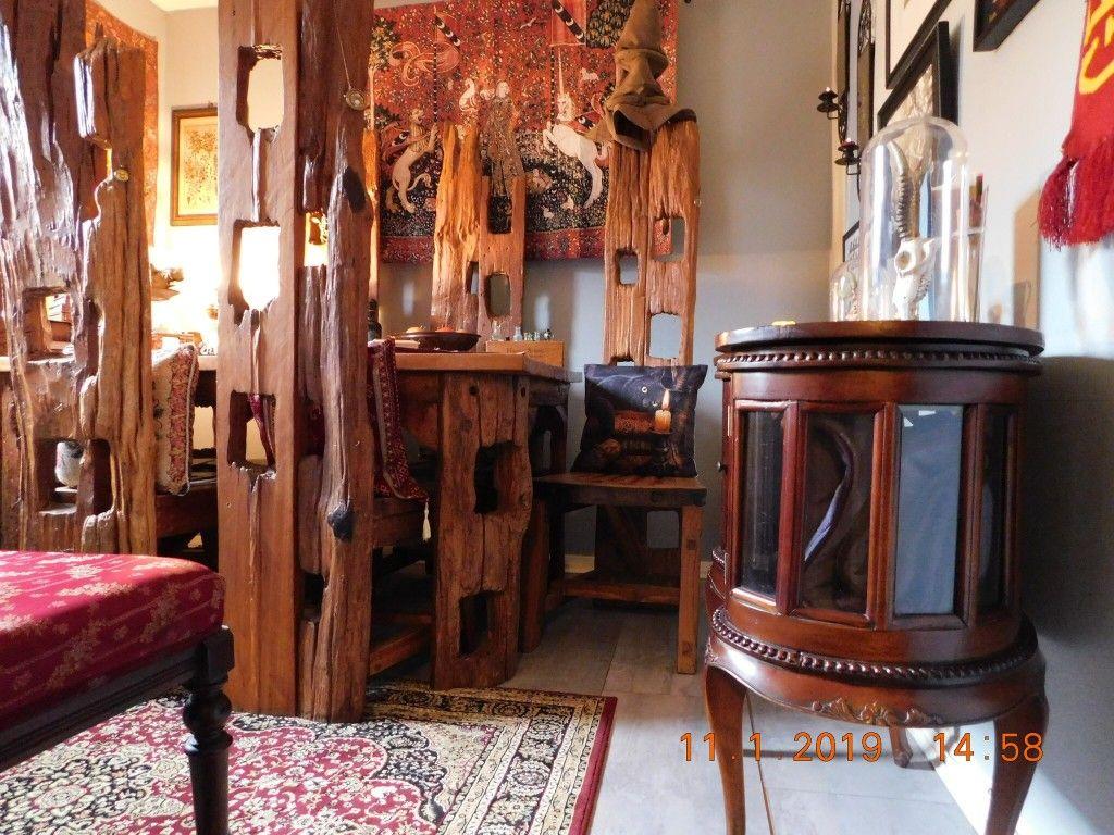 1024x768 DIY Gryffindor Common Room: Creating A 'Harry Potter' Themed Room In Your Home! Leaky Cauldron.org « The Leaky