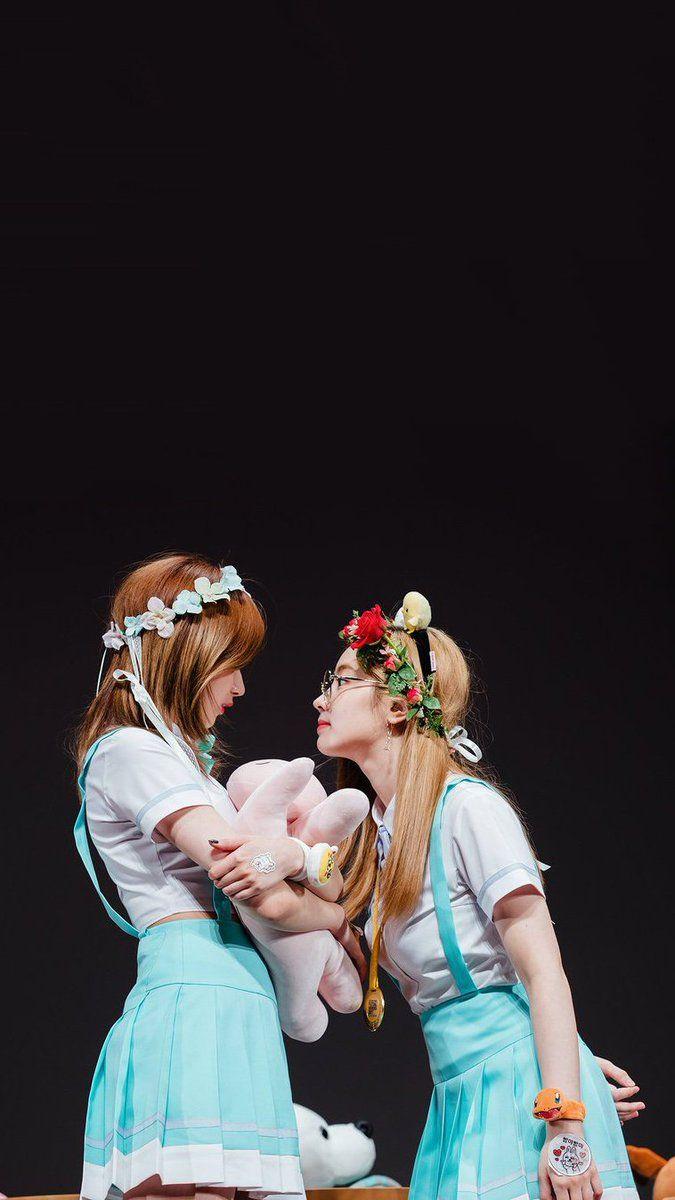 675x1200 тwιce wallpaperѕ, Chaeyoung & SaiDa 3 phone wallpaper # TWICE #트와이스 #SANA #사나 #MINA #미나 #DAHYUN #다현 #CHAEYOUNG #채영 #SAIDA
