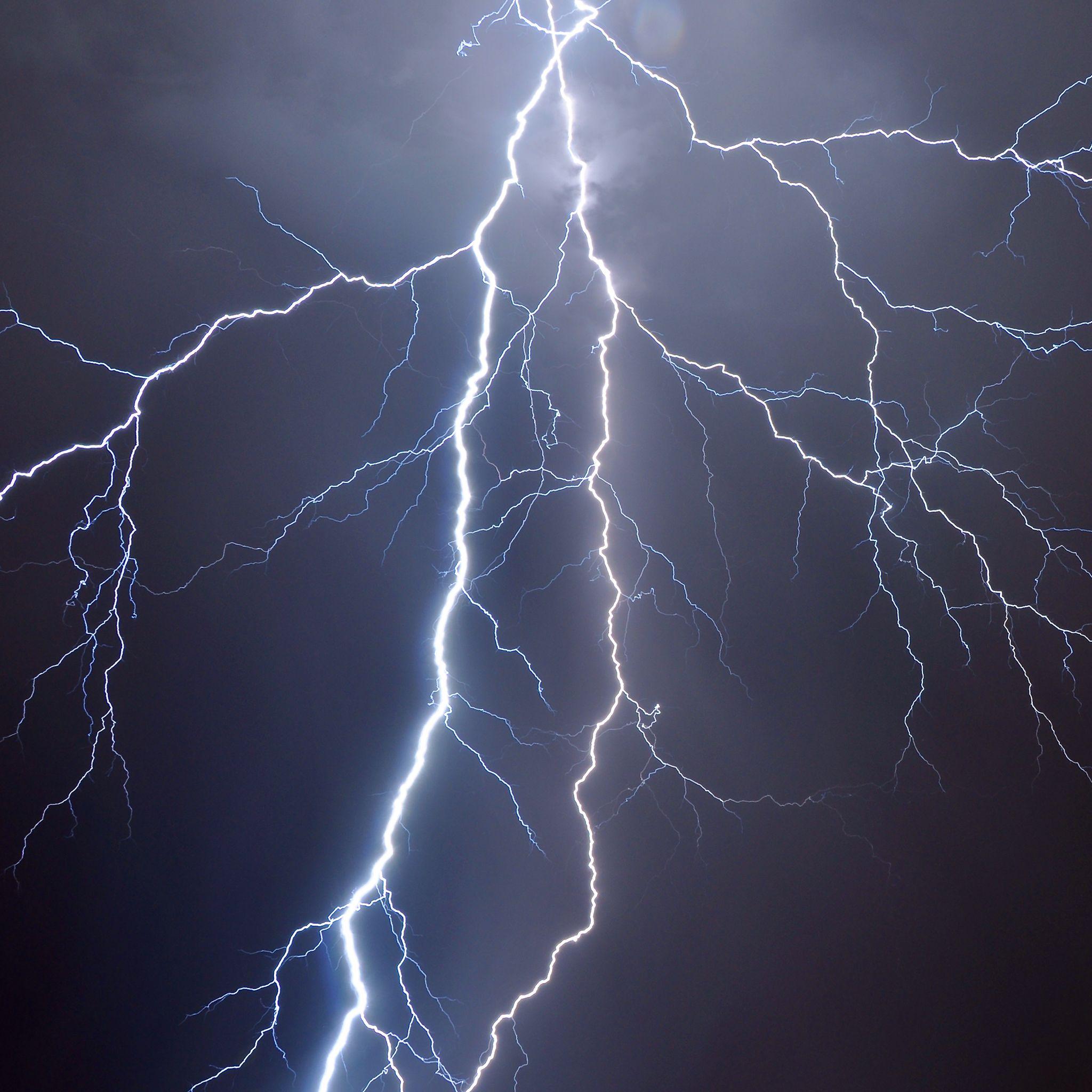2048x2048 Blue And White Lightning