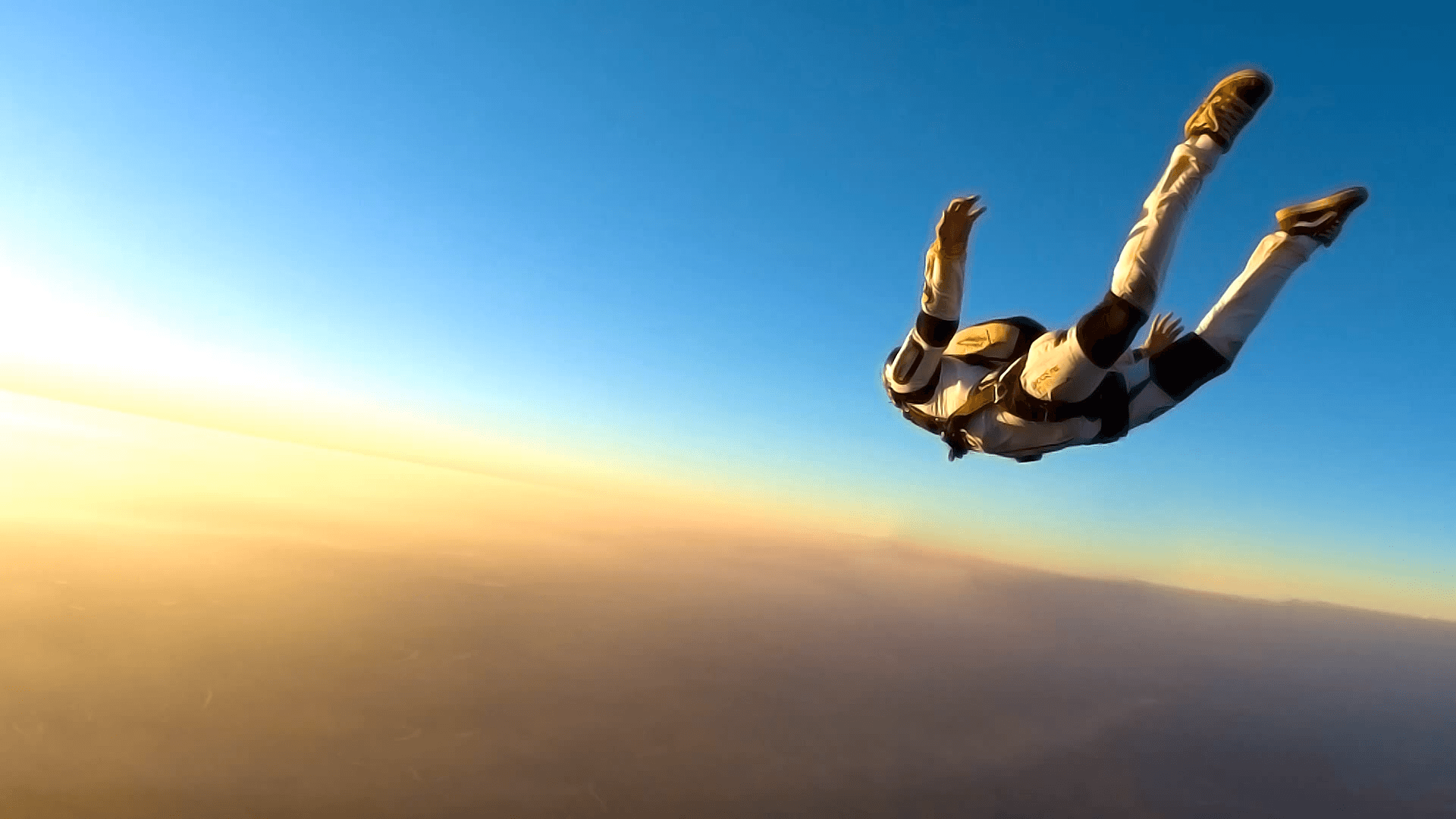 Skydiving Wallpaper Solo