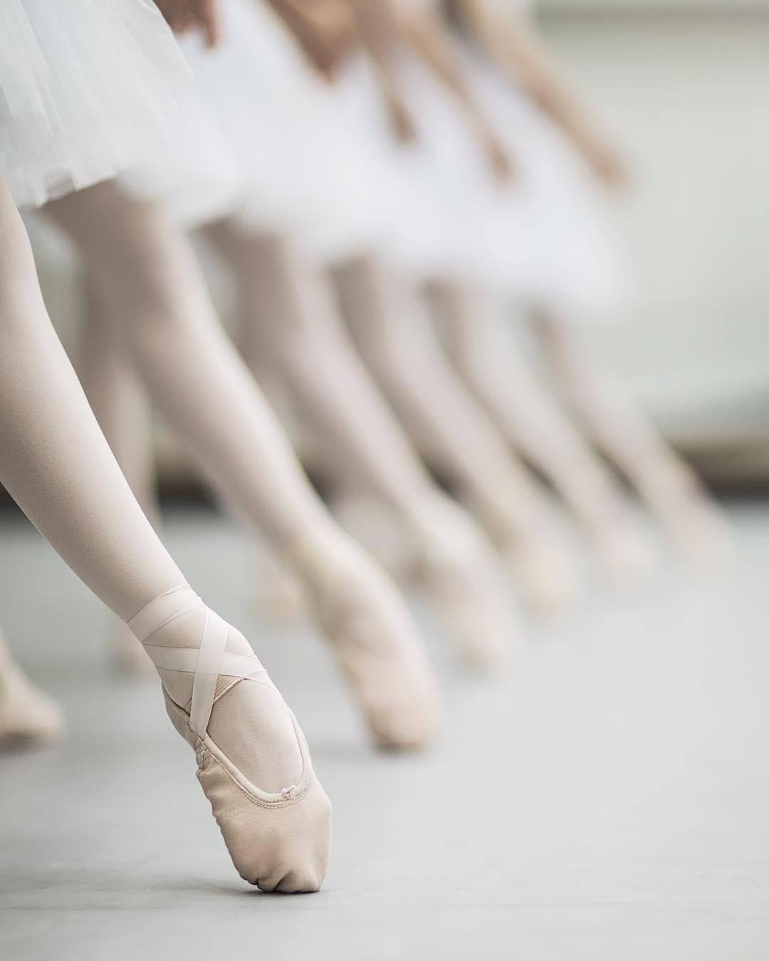 Ballet Pointe Shoes Wallpapers - Top Free Ballet Pointe Shoes ...