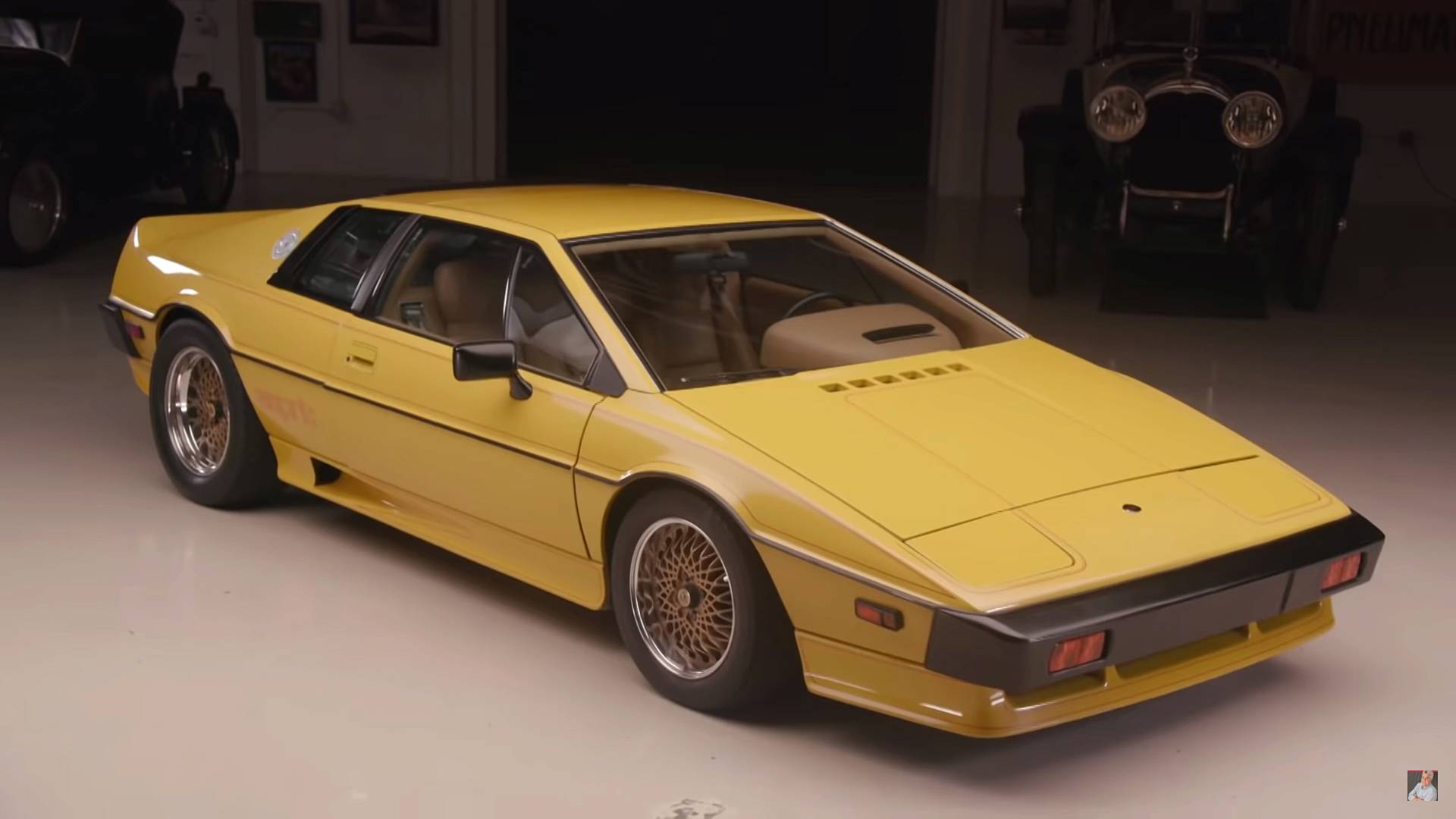 1920x1080 Lotus Esprit At Jay Leno's Garage Could Make James Bond Jealous