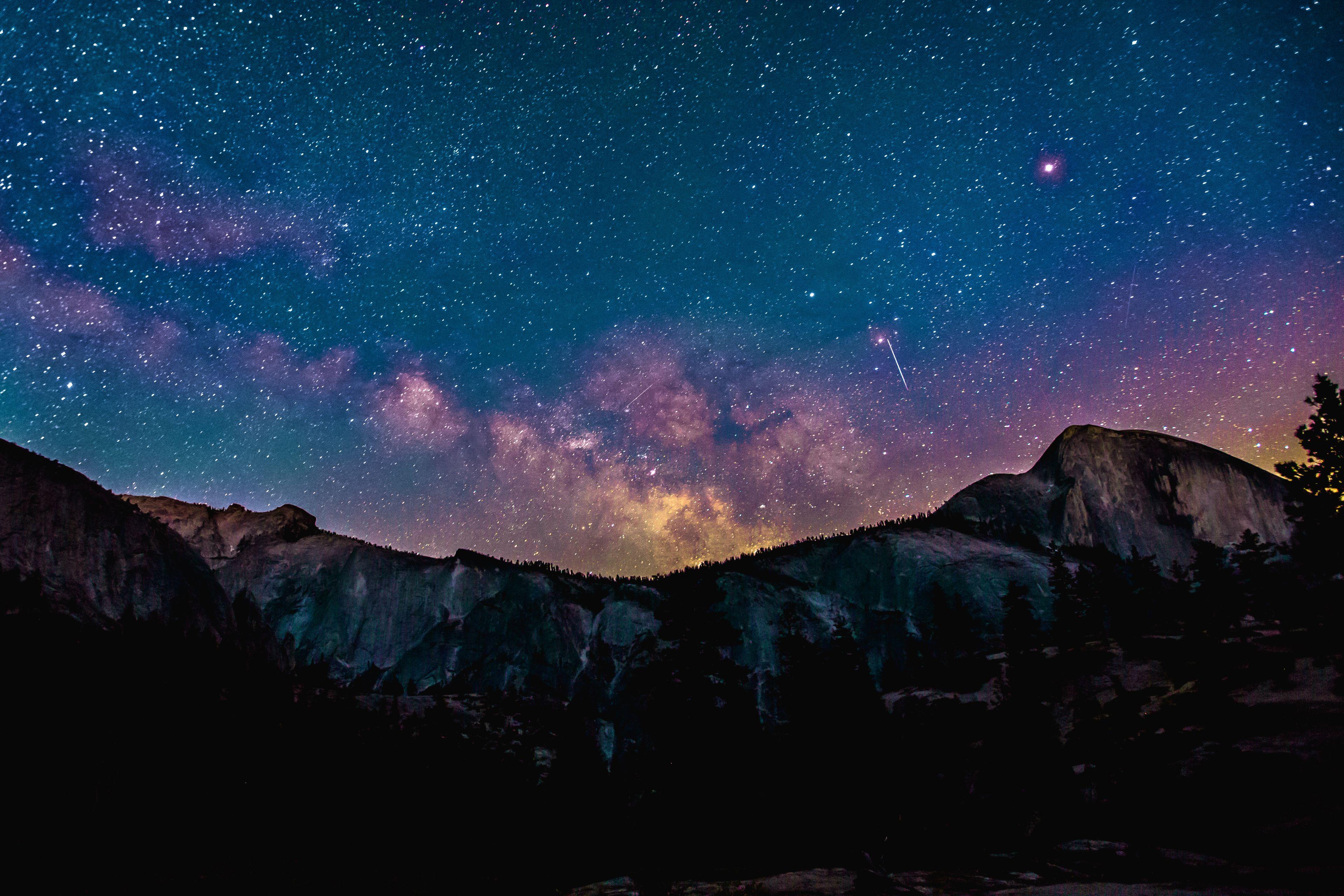 3840x2560 Milky Way Above Mountains 4K UHD 3:2 3840x2560 Wallpaper. UHD
