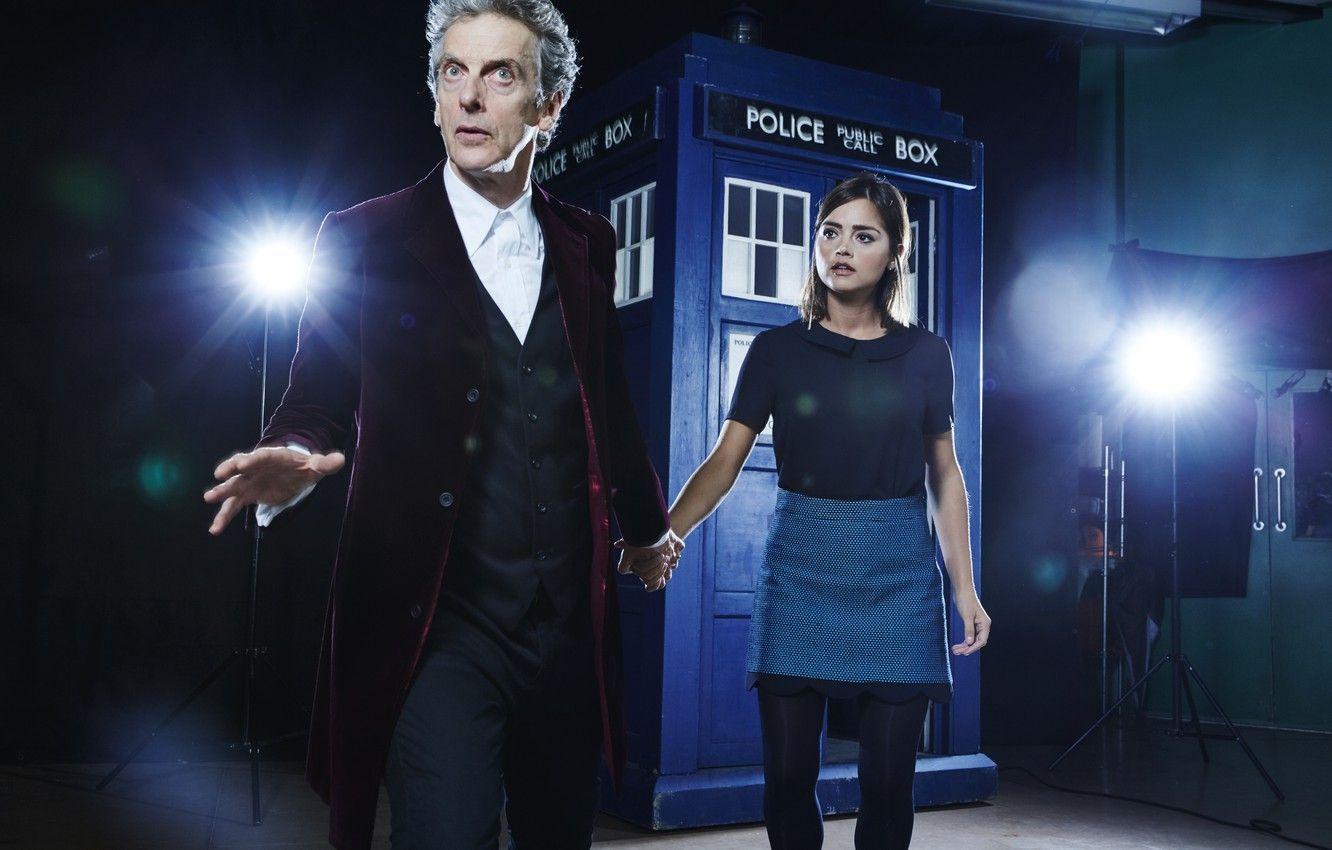 1332x850 Wallpaper girl, actress, lights, actor, male, booth, Doctor Who, the room, Doctor Who, The TARDIS, TARDIS, Peter Capaldi, Peter Capaldi, Clara Oswald, Clara Oswald, Jenna Coleman image for desktop, section фильмы