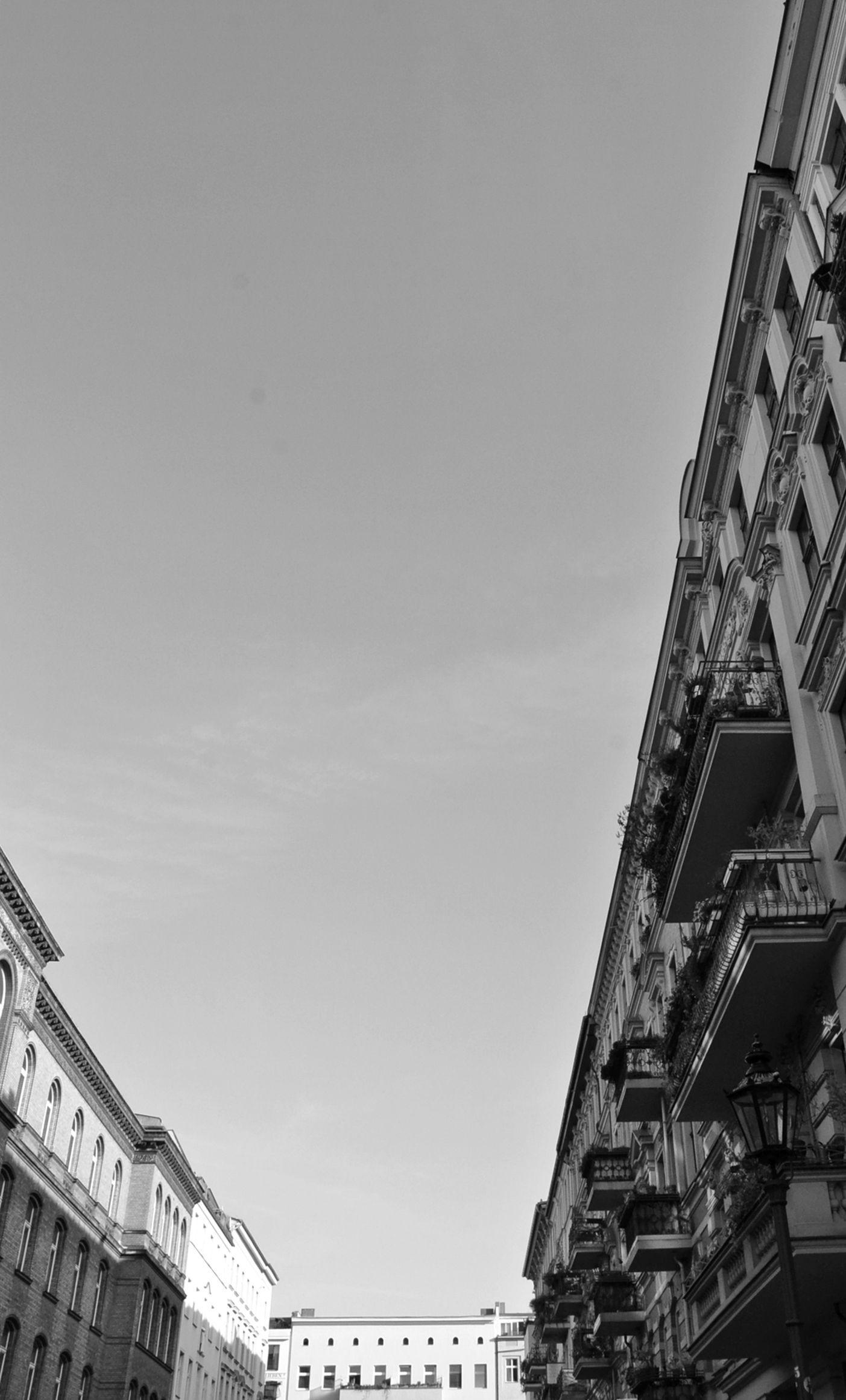 1403x2323 Berlin Kreuzberg. Cute wallpaper, Paris skyline, Wallpaper
