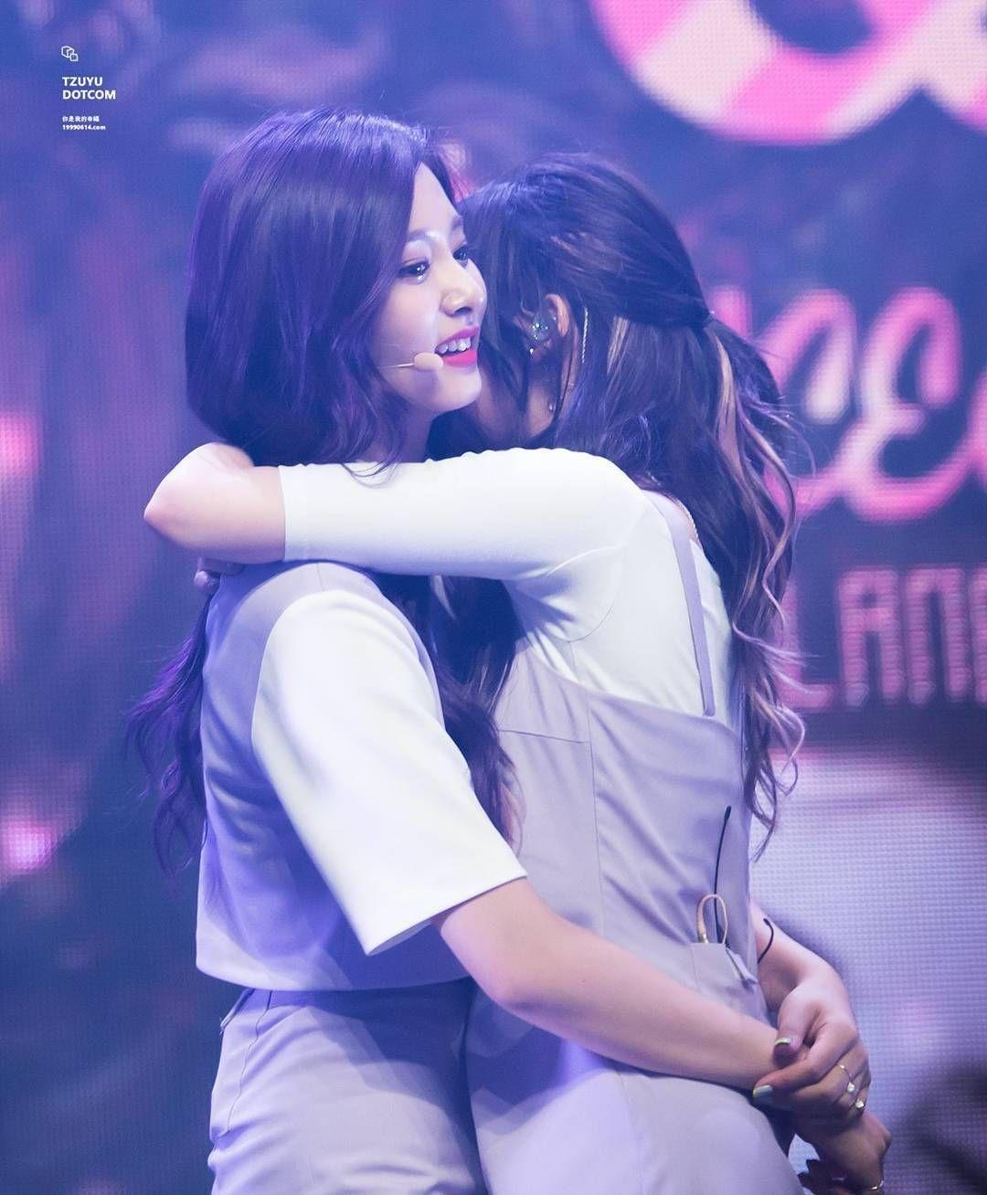 1080x1308 HUG SATZU!!!!!!!!!. Gadis korea, Orang
