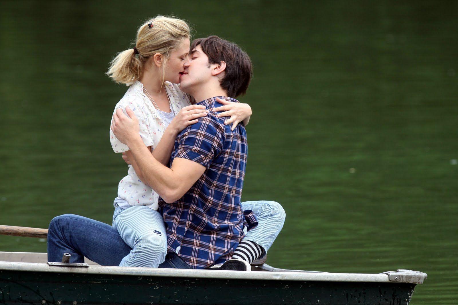 1600x1064 Romantic Love Couples. Kissing Wallpaper. Love kiss image, Romantic couple kissing, Romantic love couple