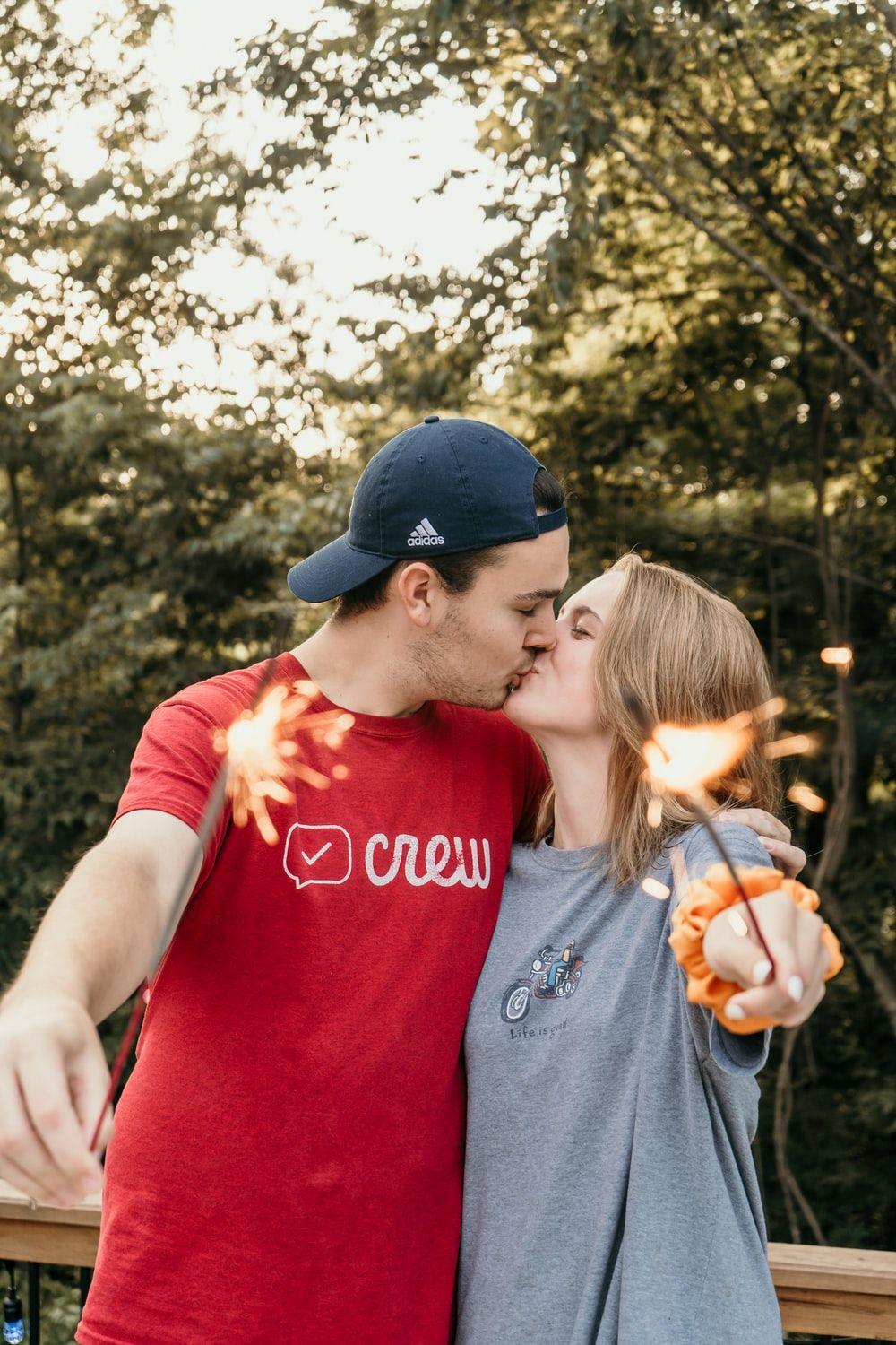 1000x1500 Kissing Picture. Download Free Image