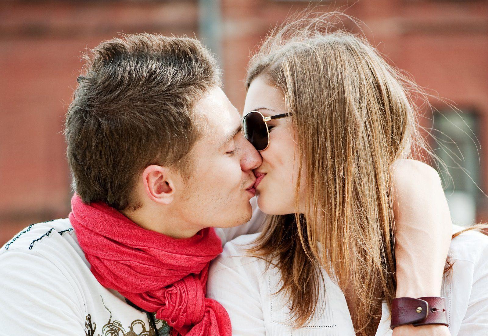 1600x1104 Love Estoriees: How To Kiss? Wallpaper