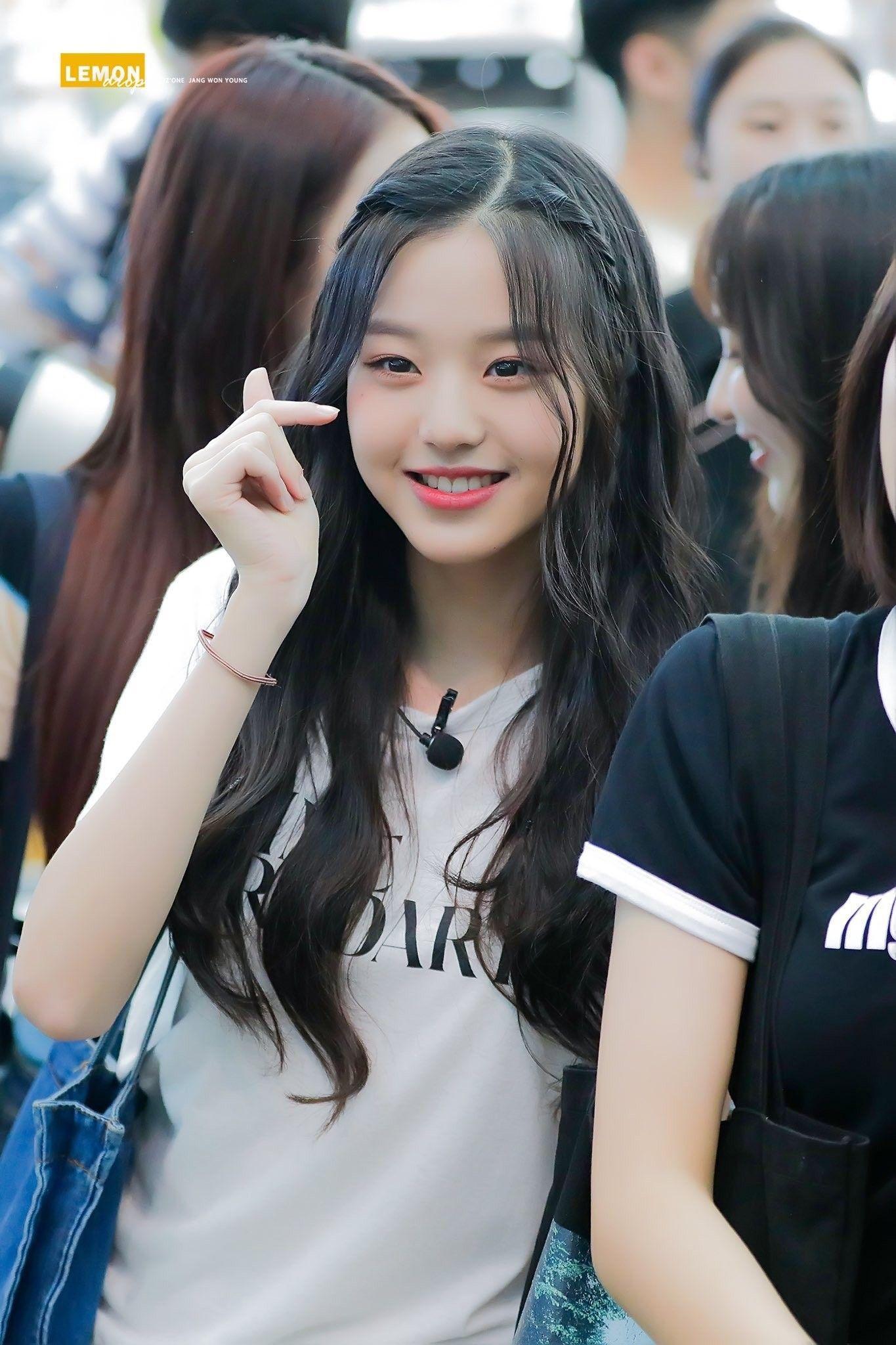 1365x2048 Wonyoung IZONE Wallpaper