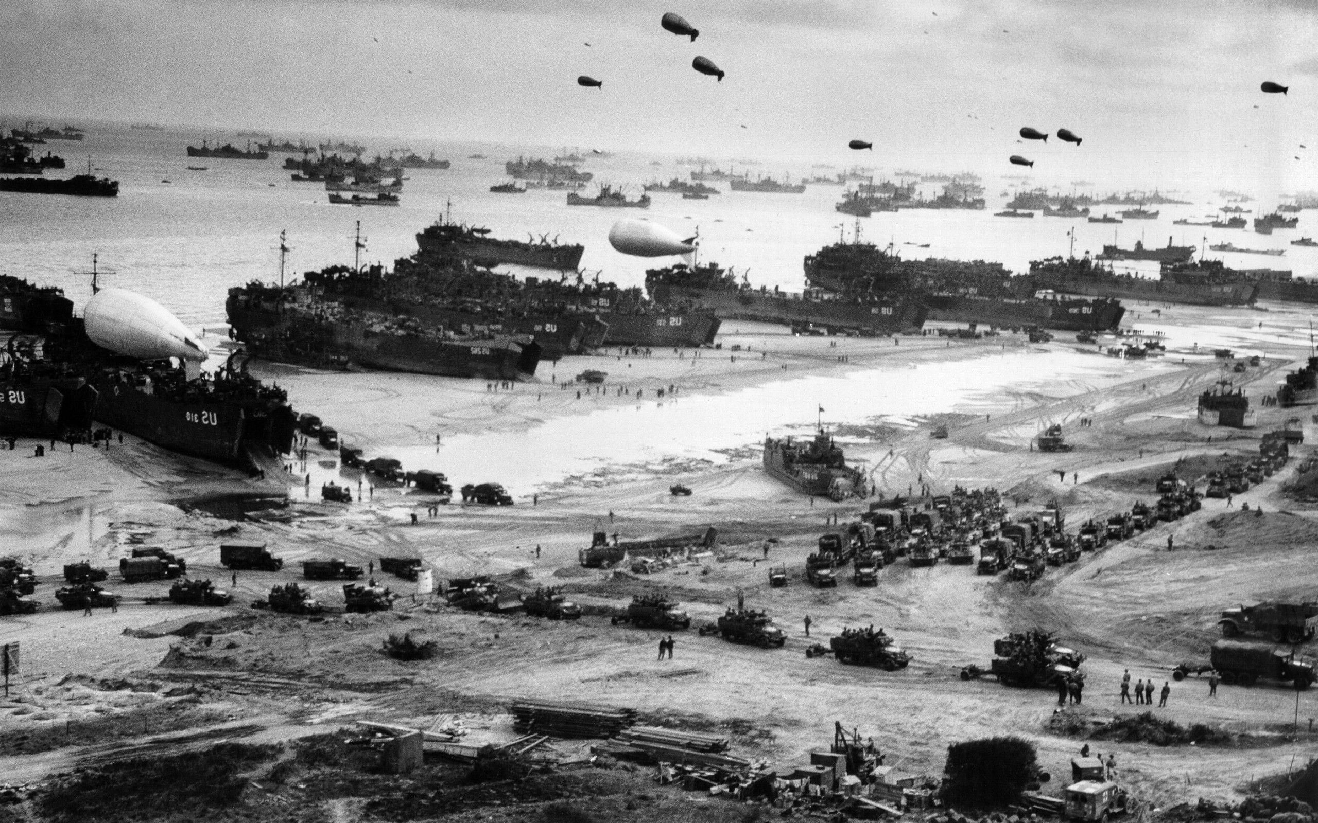 2560x1600 USA, Anime, Navy, World War II, War, Ship, Army, War Machine, Sea, Normandia, Soldier, Beach, Zeppelin, Warship, Monochrome Wallpaper HD / Desktop and Mobile Background