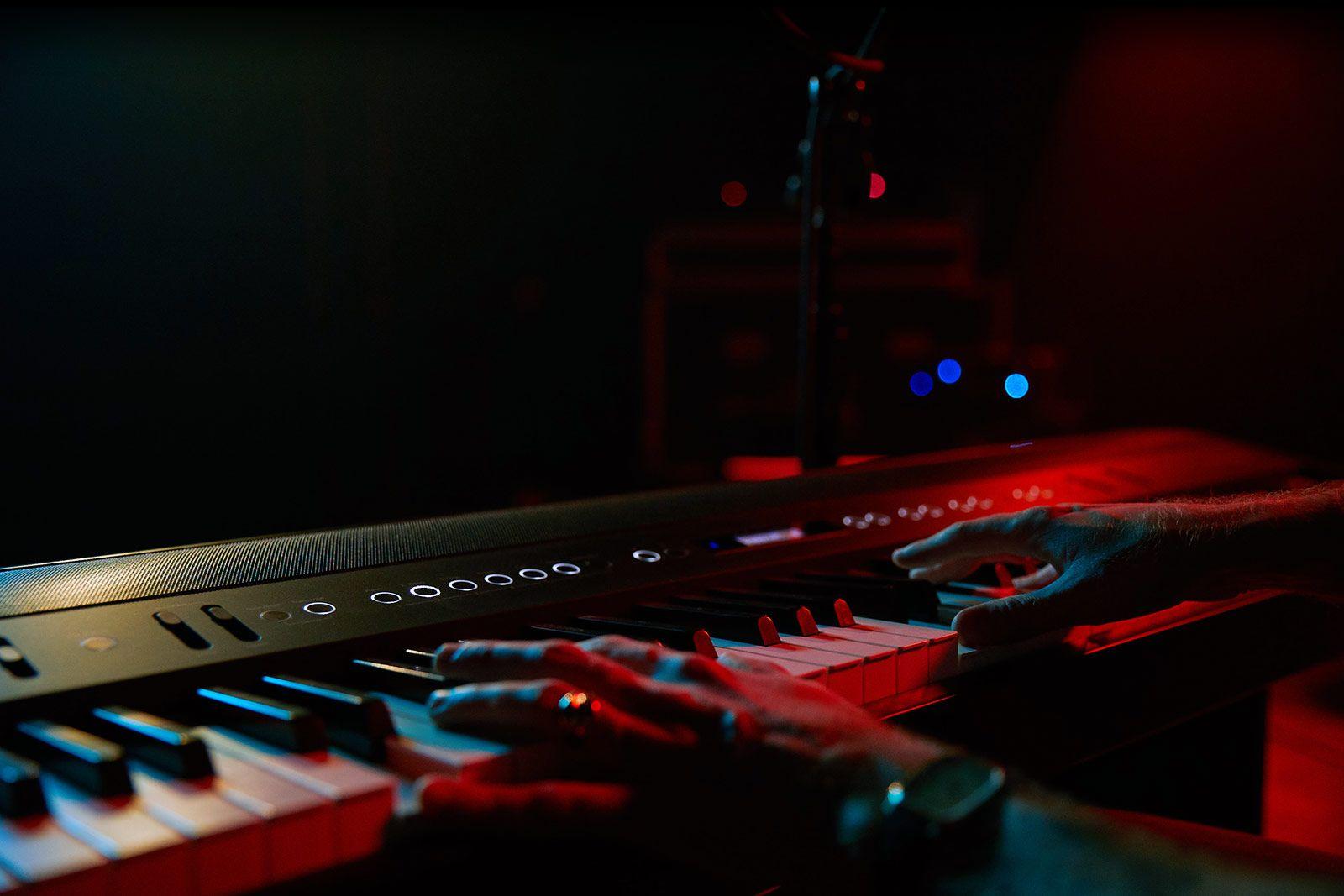 1600x1067 Roland