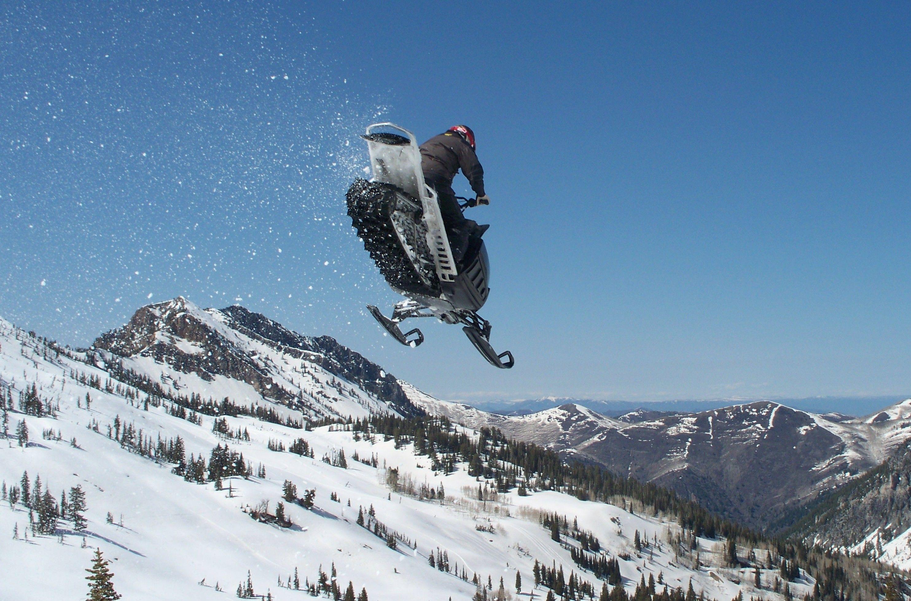 2966x1958 Snowmobile Wallpaper