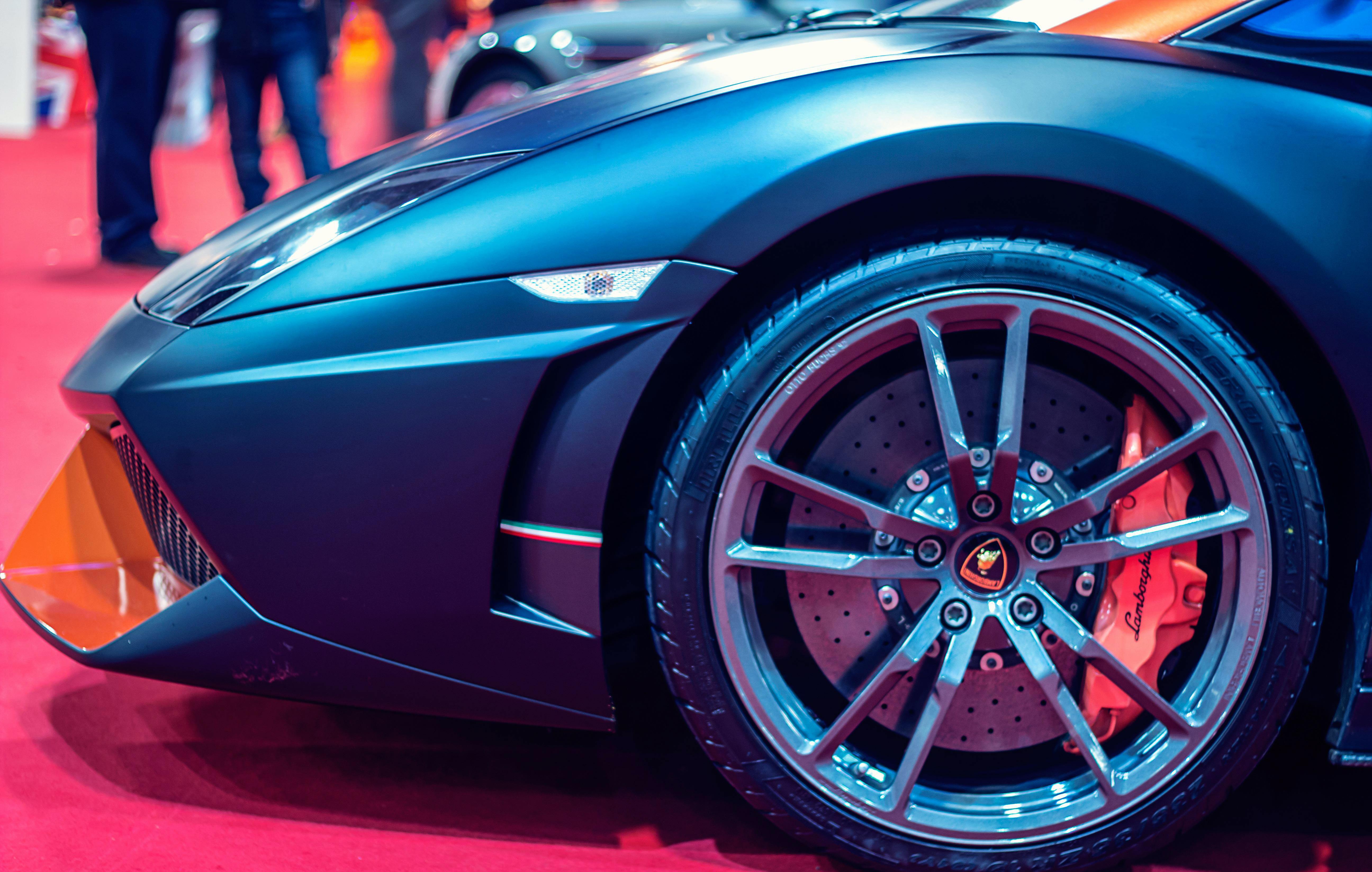 5184x3296 Blue Luxury Lamborghini Car Landscape Wallpaper