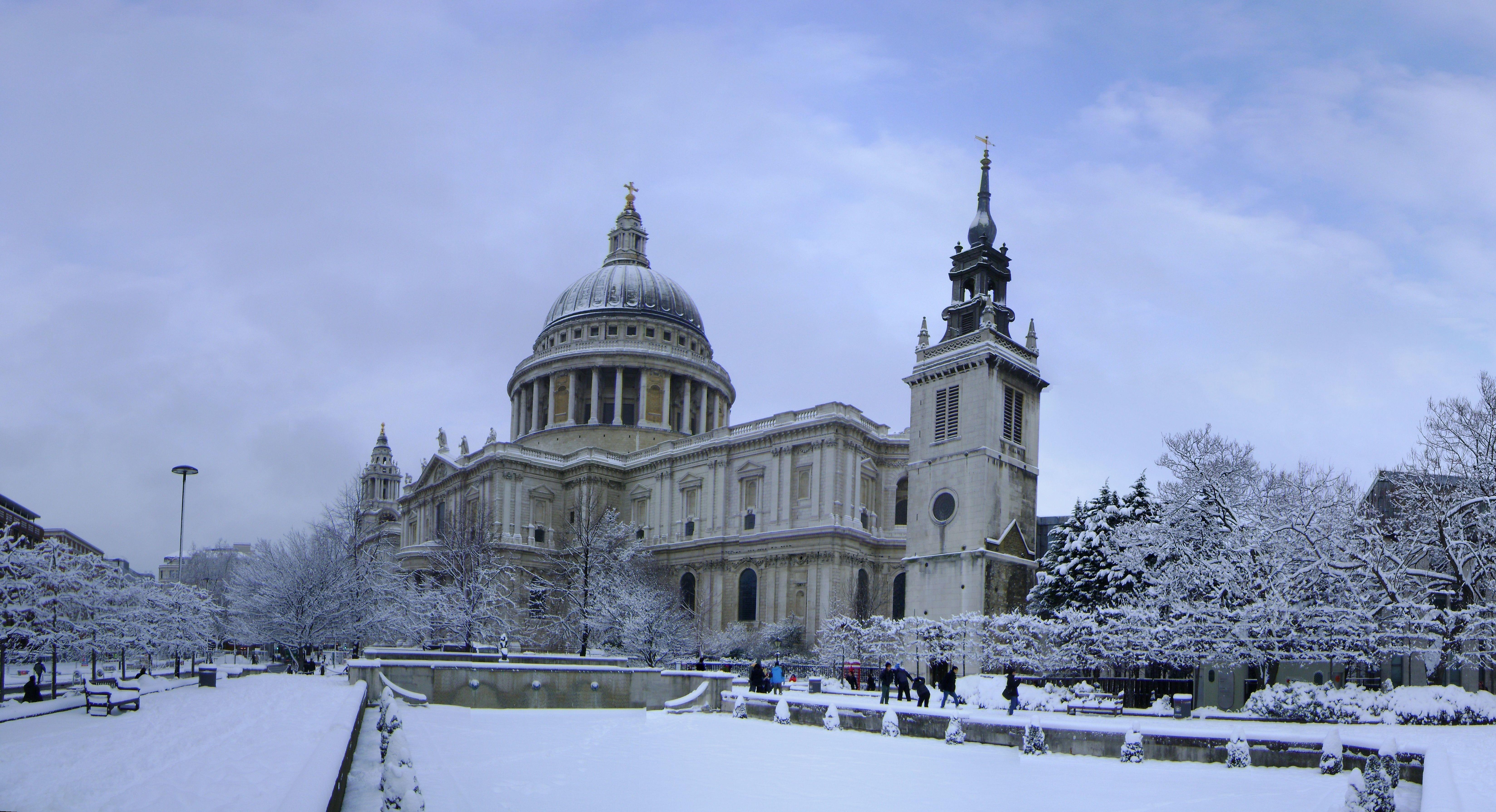 6594x3581 St Pauls Cathedral in London England Winter 5K Wallpaper