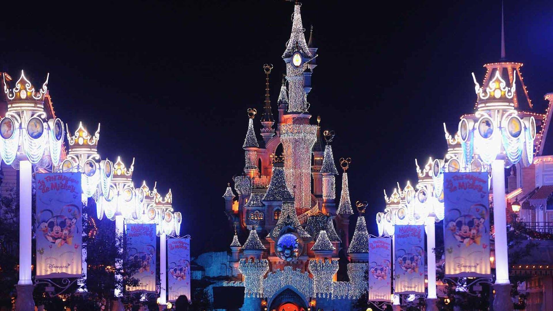 1920x1080 Disneyland Park Decorated With Lights HD Disney Wallpaper