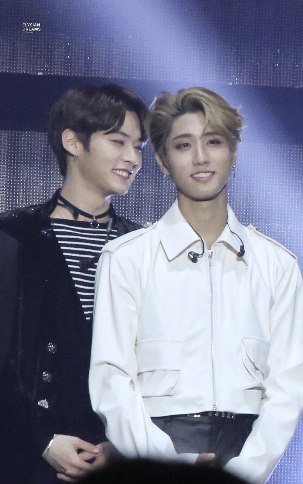1283x2048 Minsung #Leeknow #hanjisung #스트레이키즈 #straykids. Lee know stray kids, Kid memes, Kids