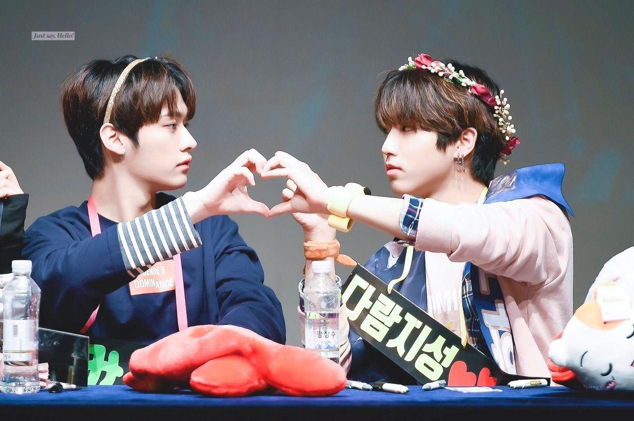 1280x851 Me fije en ti. no en ella. MinSung. Stray, Lee know stray kids, Kids