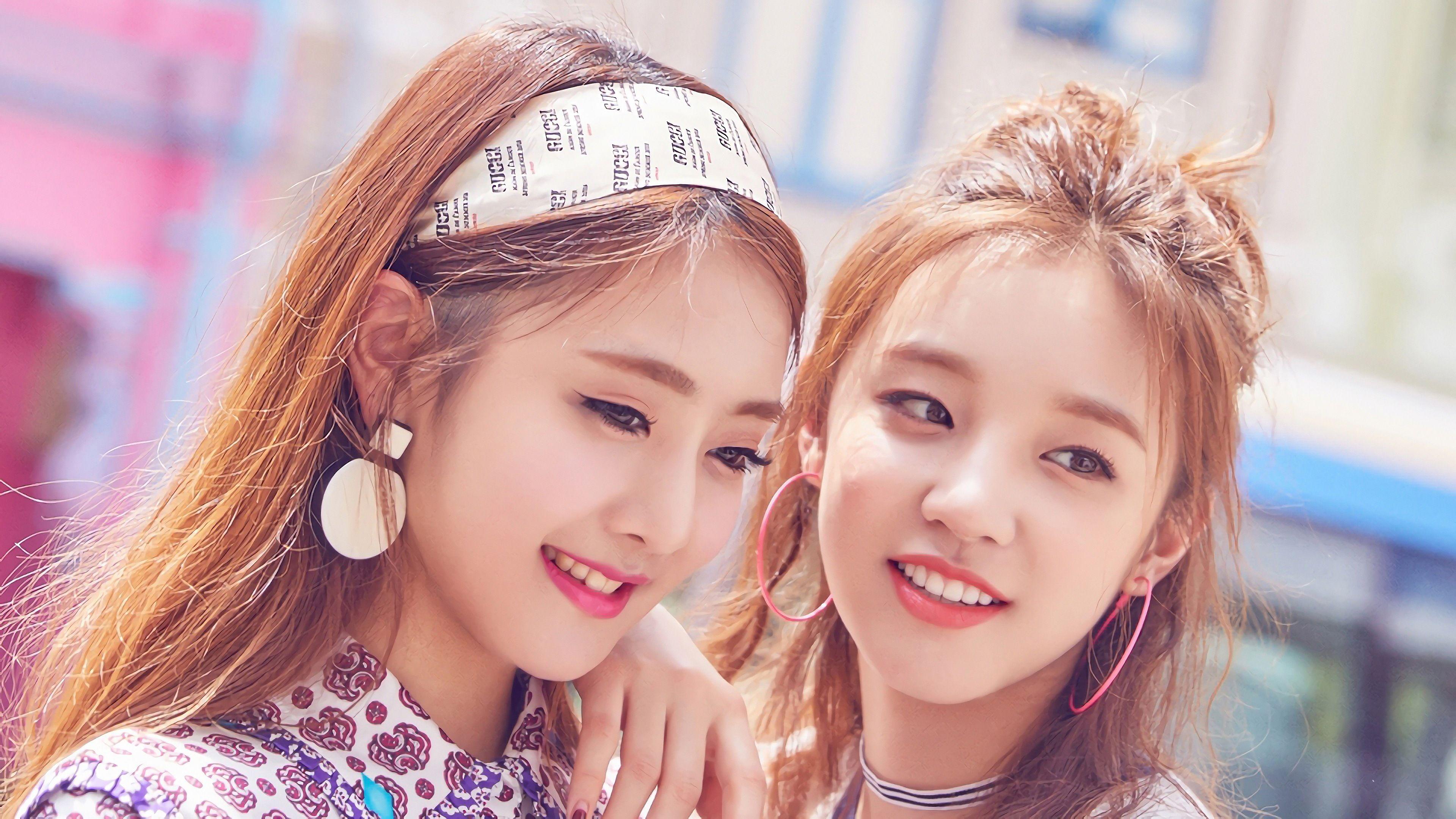 3840x2160 Minnie And Yuqi (G)I DLE 4K