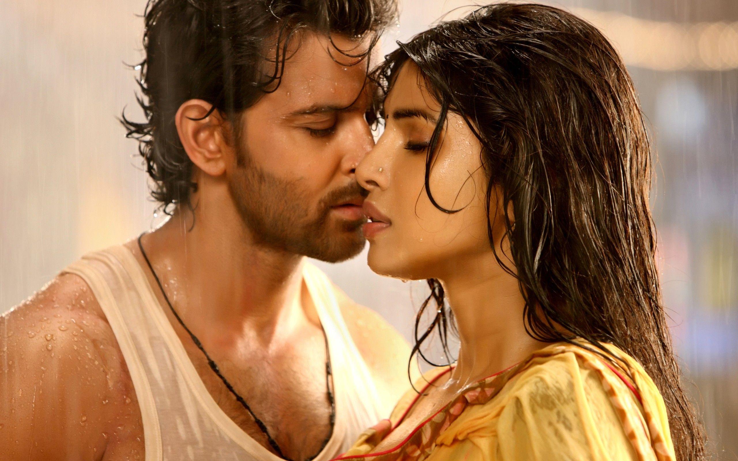 2560x1600 Hrithik Priyanka Chopra in Agneepath Wallpaper