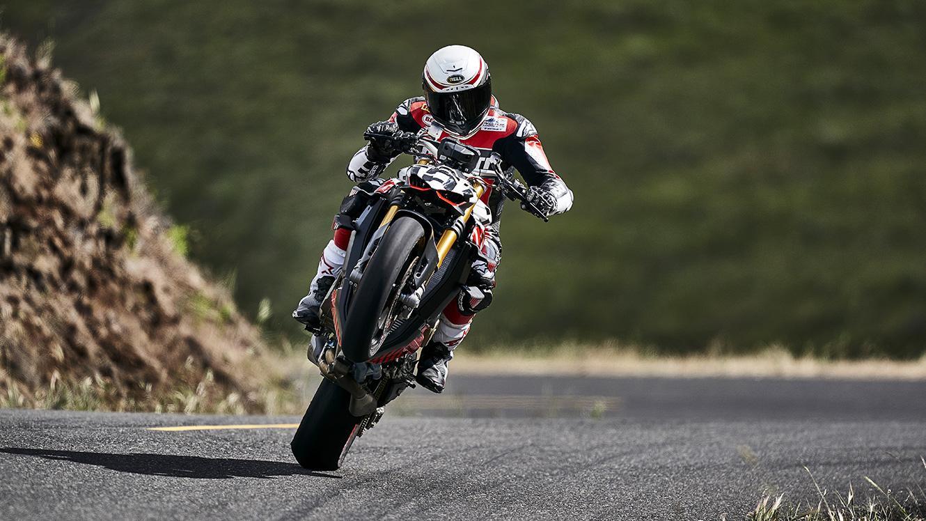 1330x748 Ducati Streetfighter V4 Wallpaper