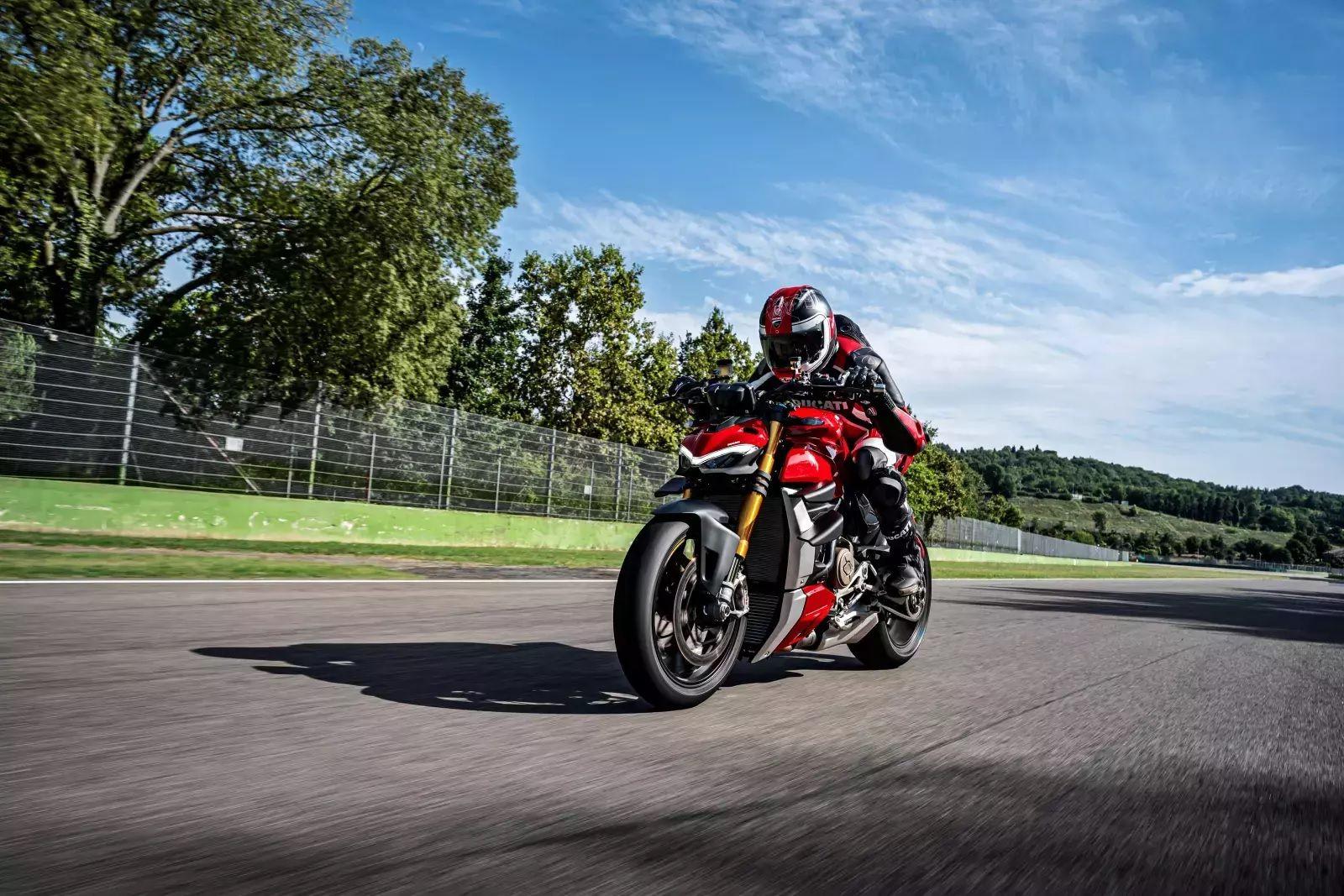 1600x1067 Ducati Streetfighter V4 / V4 S[Specs & Info]