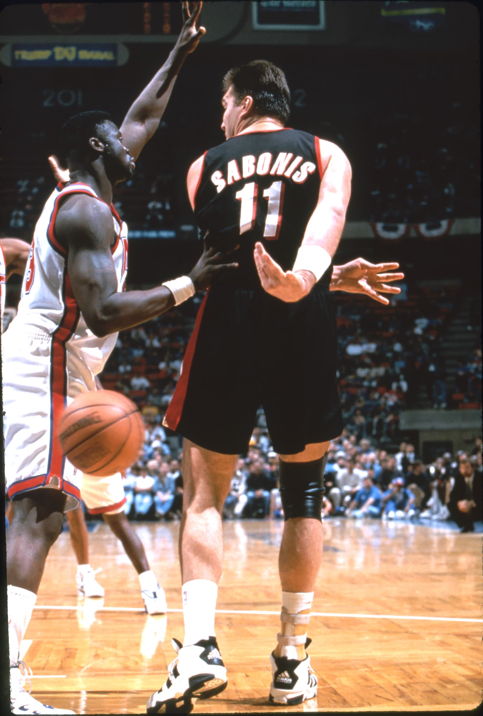 Domantas Sabonis Wallpapers - Top Free Domantas Sabonis Backgrounds