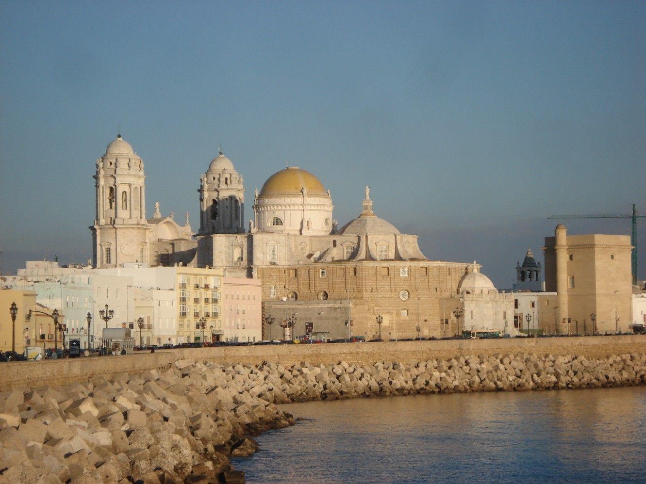 1331x998 Cadiz, Spain