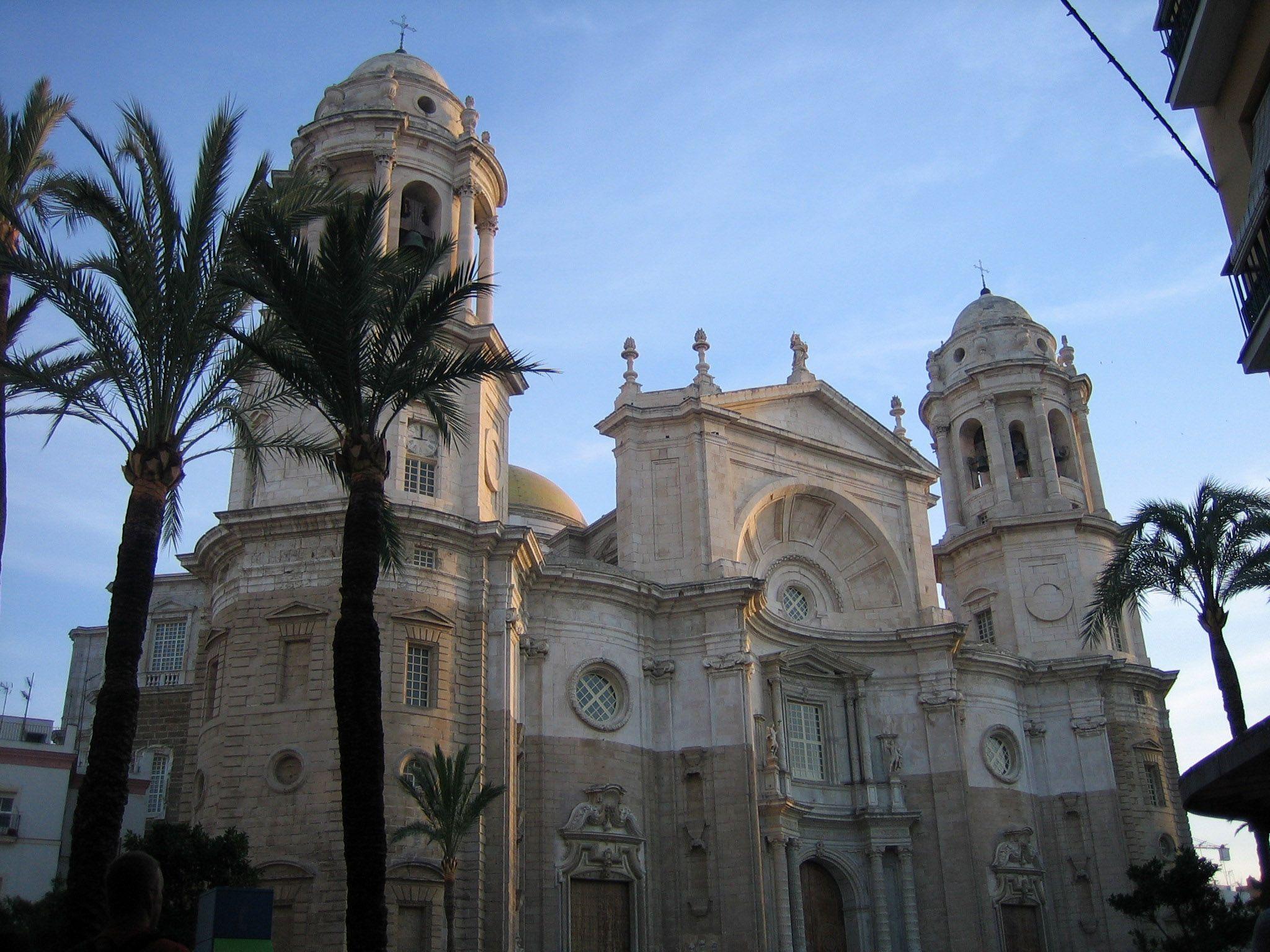 2048x1536 Cádiz Cathedral building in Spain image Domain photo